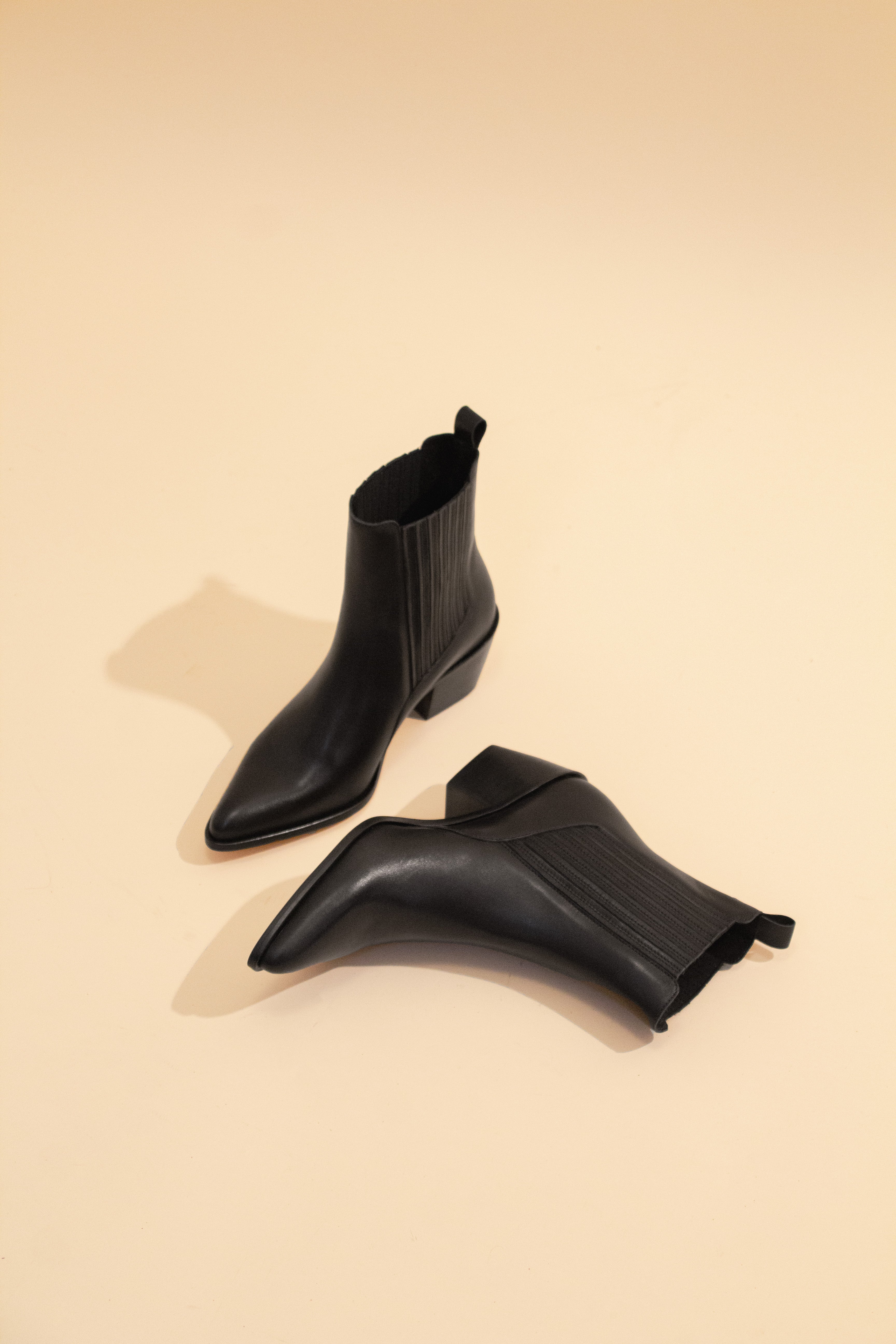 Bottines pointues ou rondes : comment choisir la forme qui vous convient ?