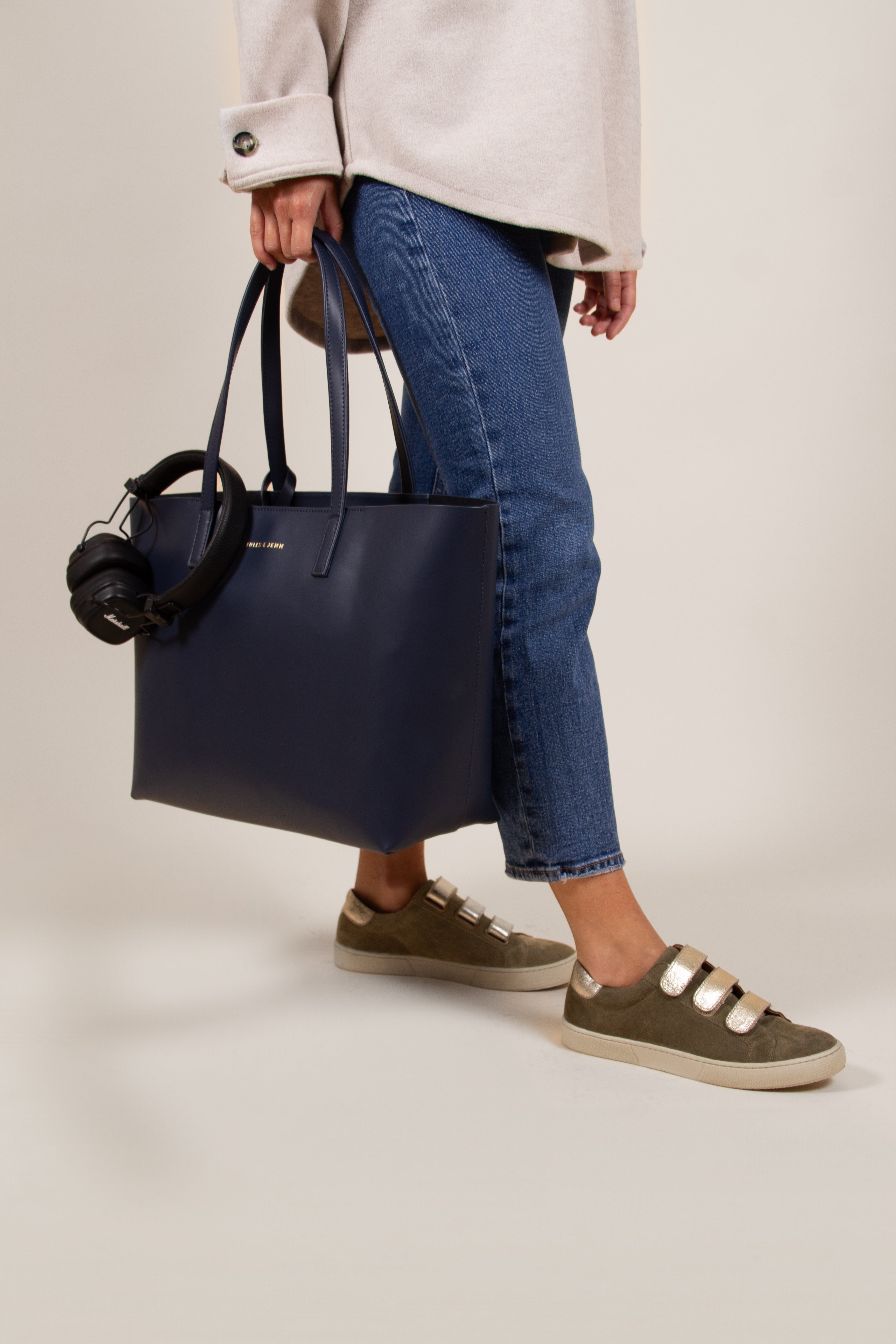 Baskets à scratch pour femme : idéales pour le voyage