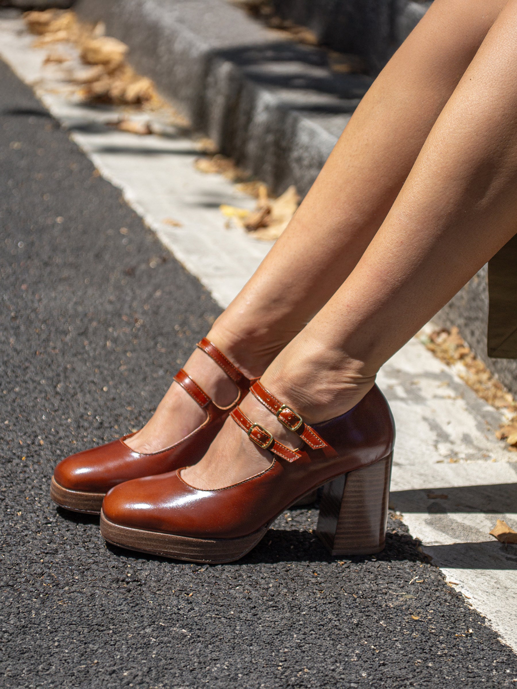 vue portée babies plateforme cuir camel jules jenn