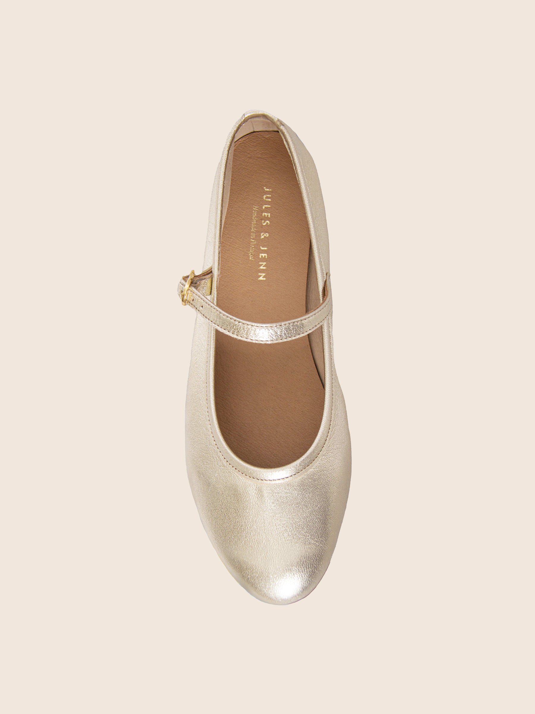 vue dessus babies plates cuir metallise dore jules jenn