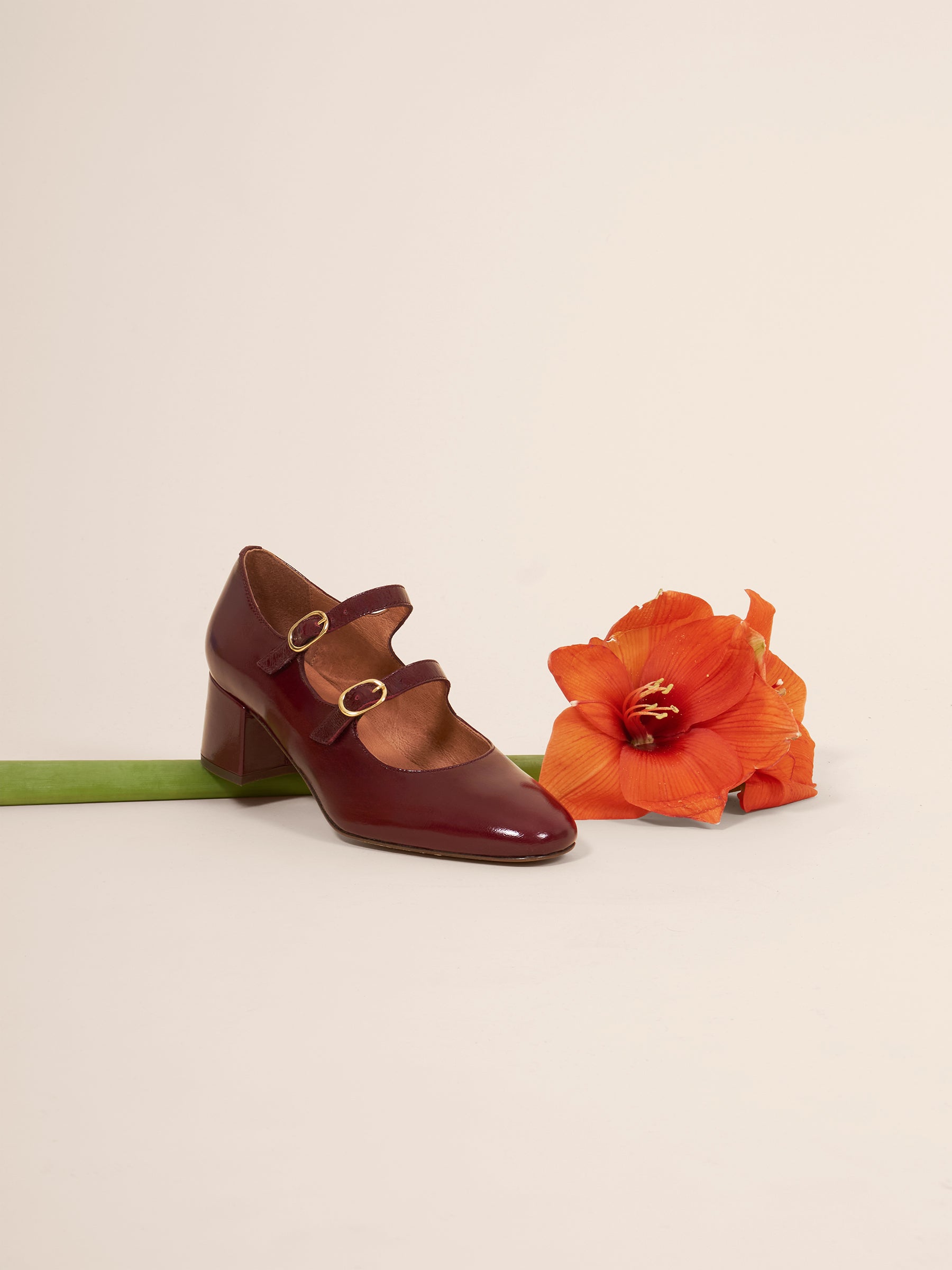 photo vue posée babies talon cuir vernis bordeaux jules & jenn