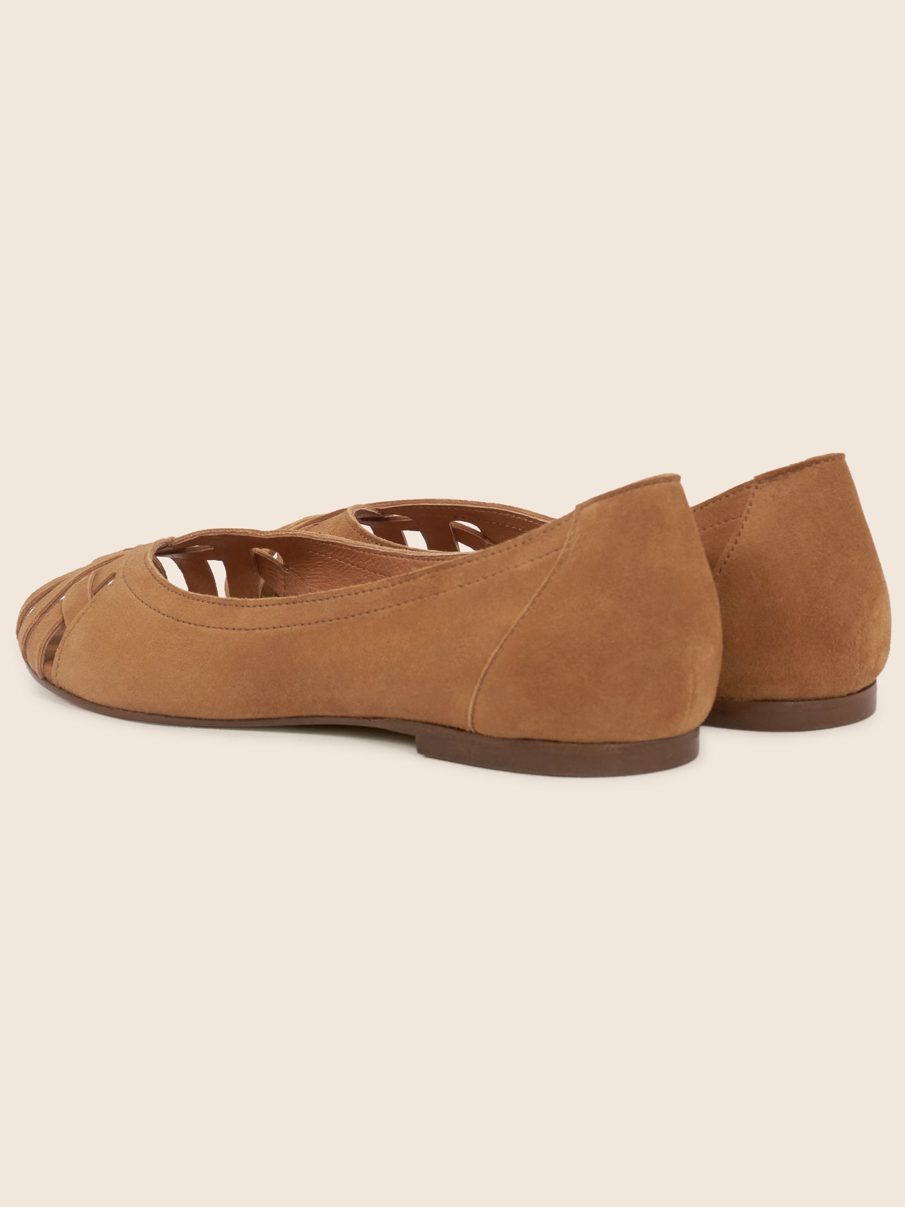 photo vue arrière ballerines brides cuir daim camel jules jenn