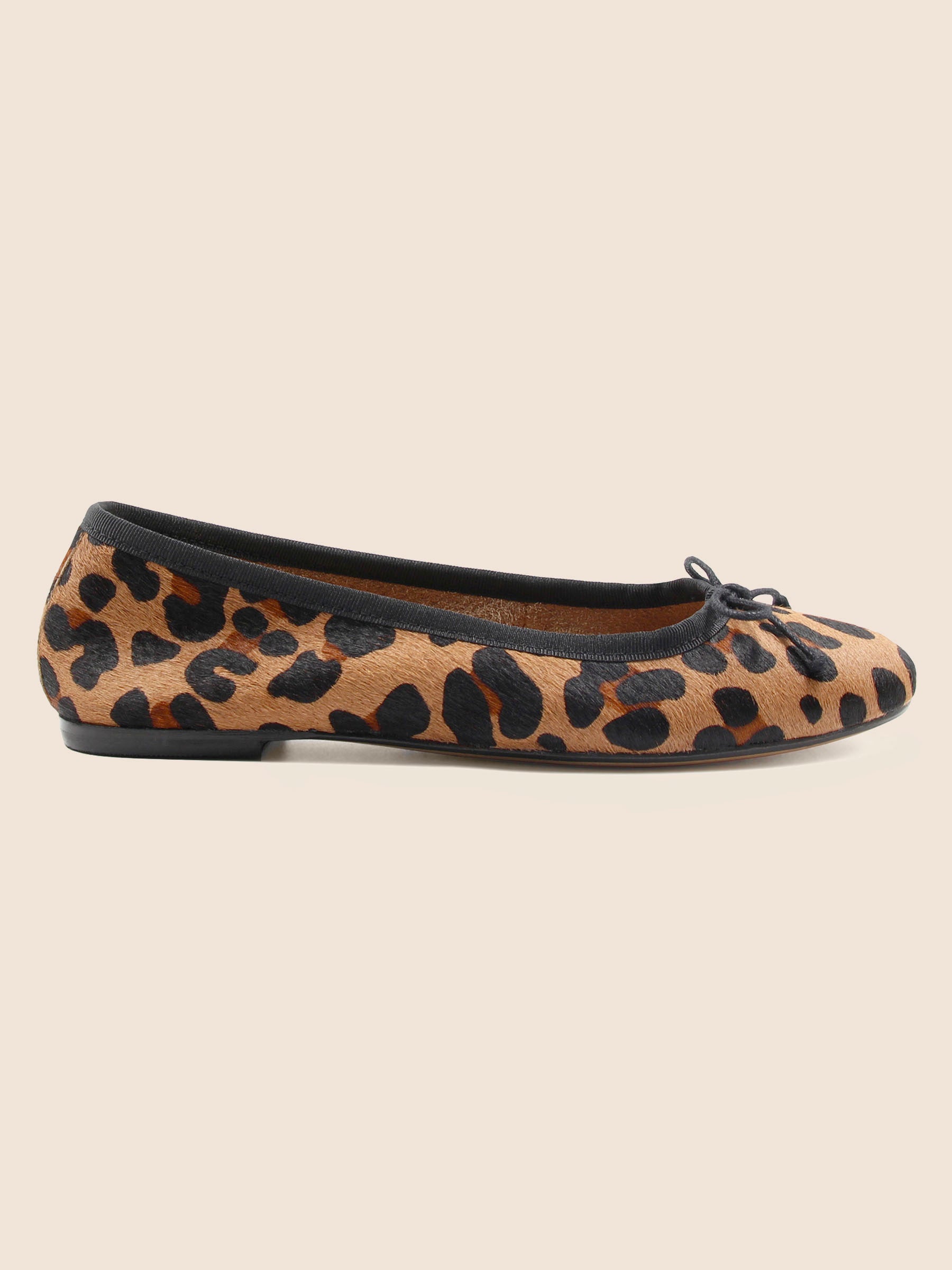 vue profil ballerines classiques cuir leopard jules jenn