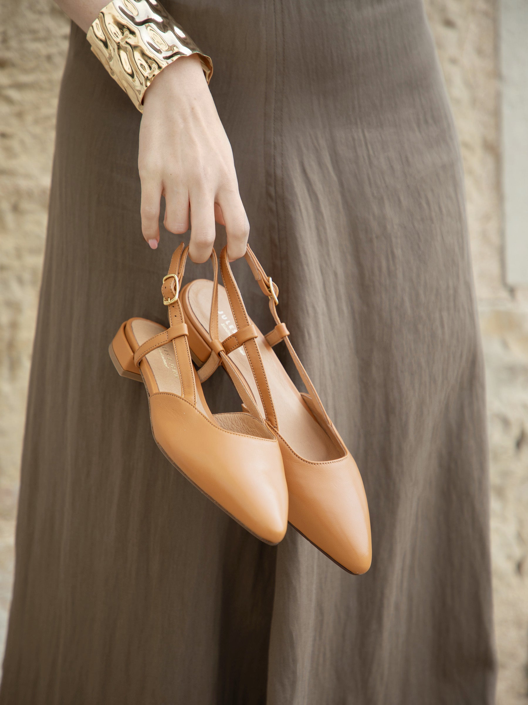 vue posée ballerines slingback cuir camel jules jenn
