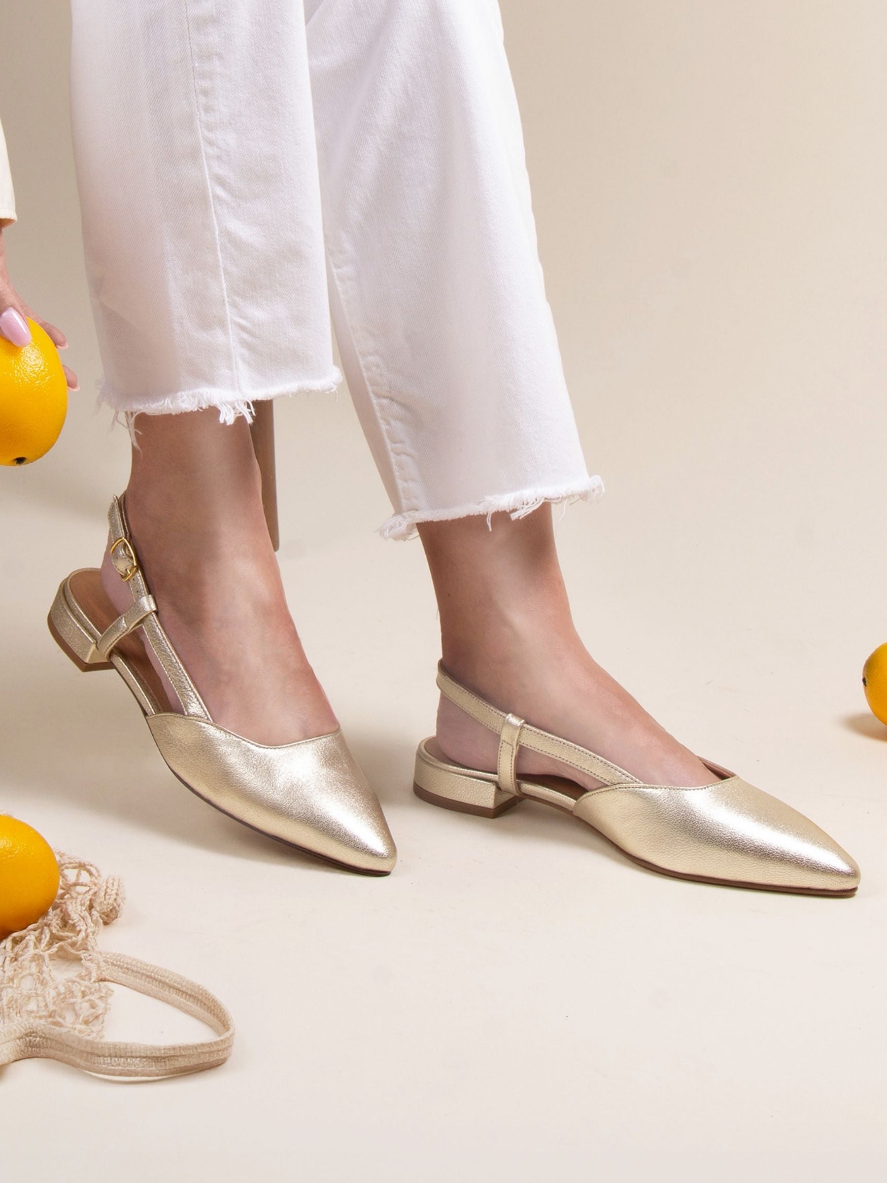 vue portée ballerines slingback cuir metallise dore jules jenn