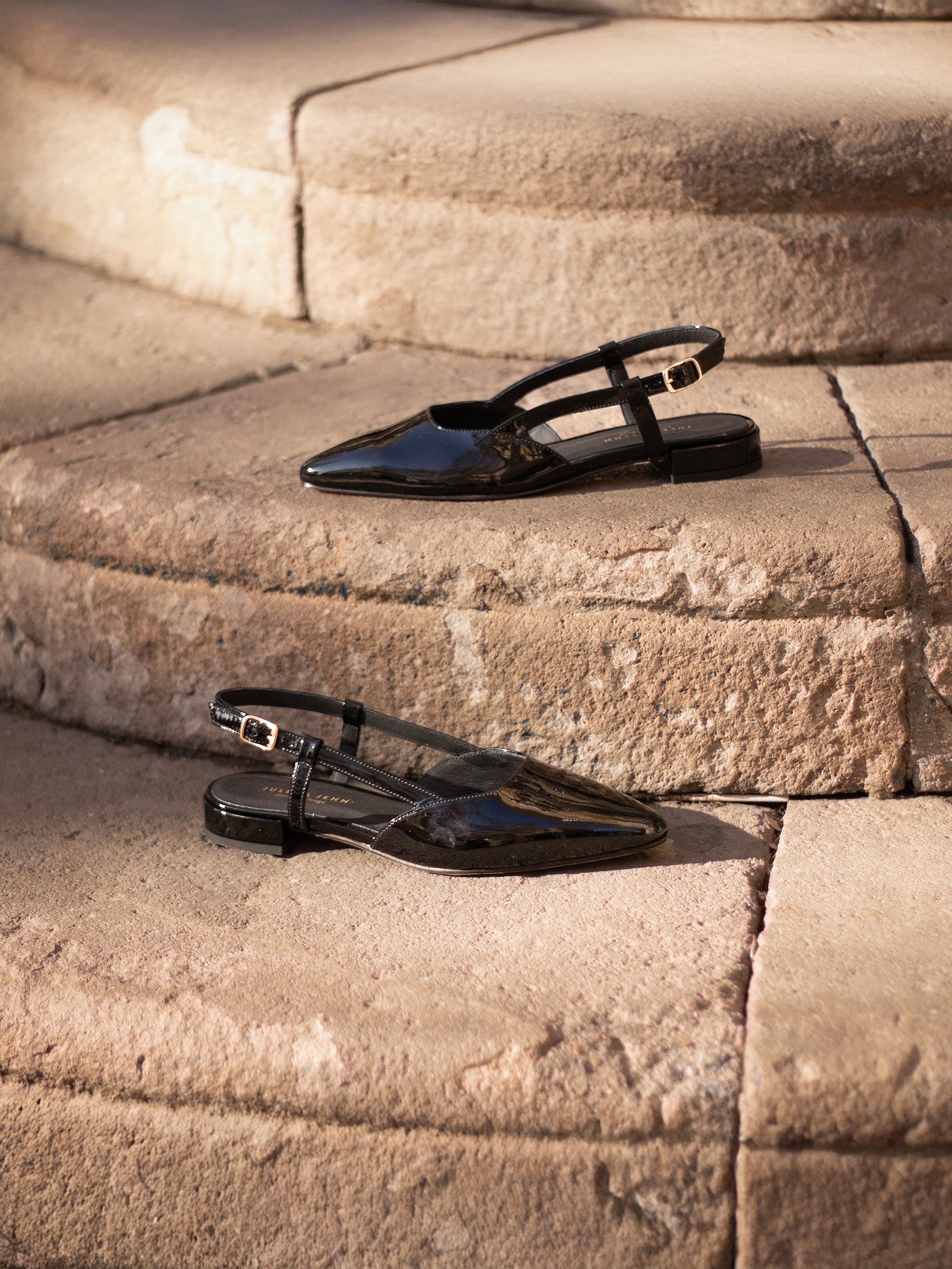 vue posée ballerines slingback cuir vernis noir jules jenn