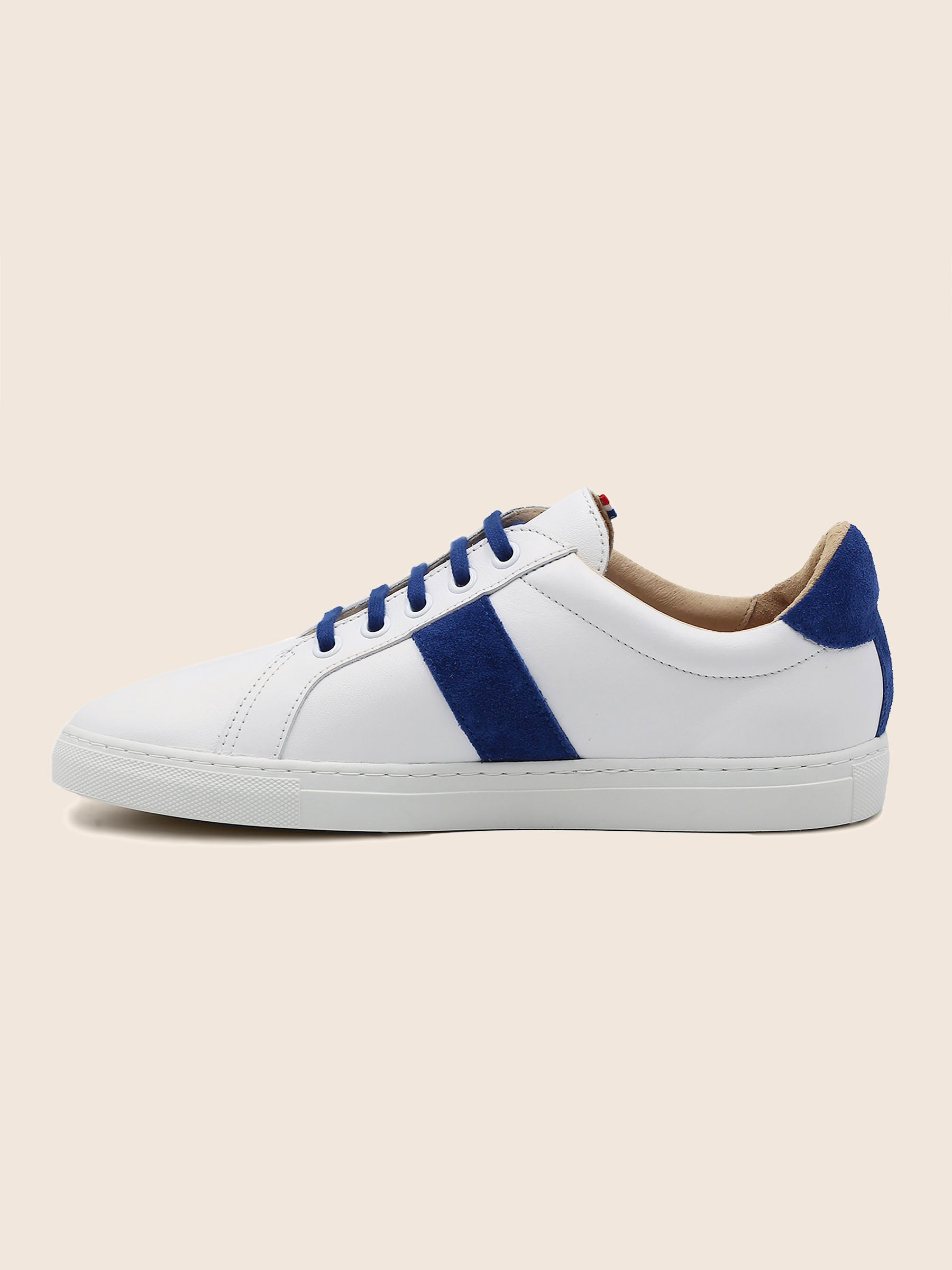 vue interieur baskets a lacet cuir blanc bleu jules jenn