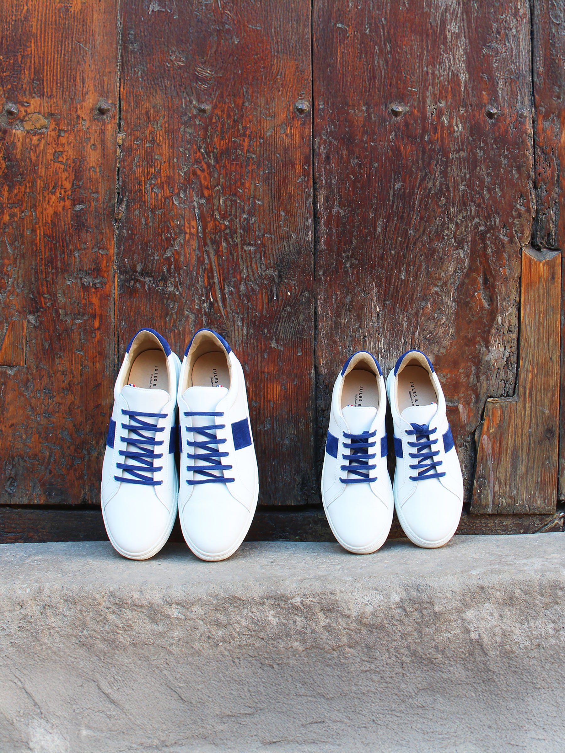 vue posée baskets a lacet cuir blanc bleu jules jenn