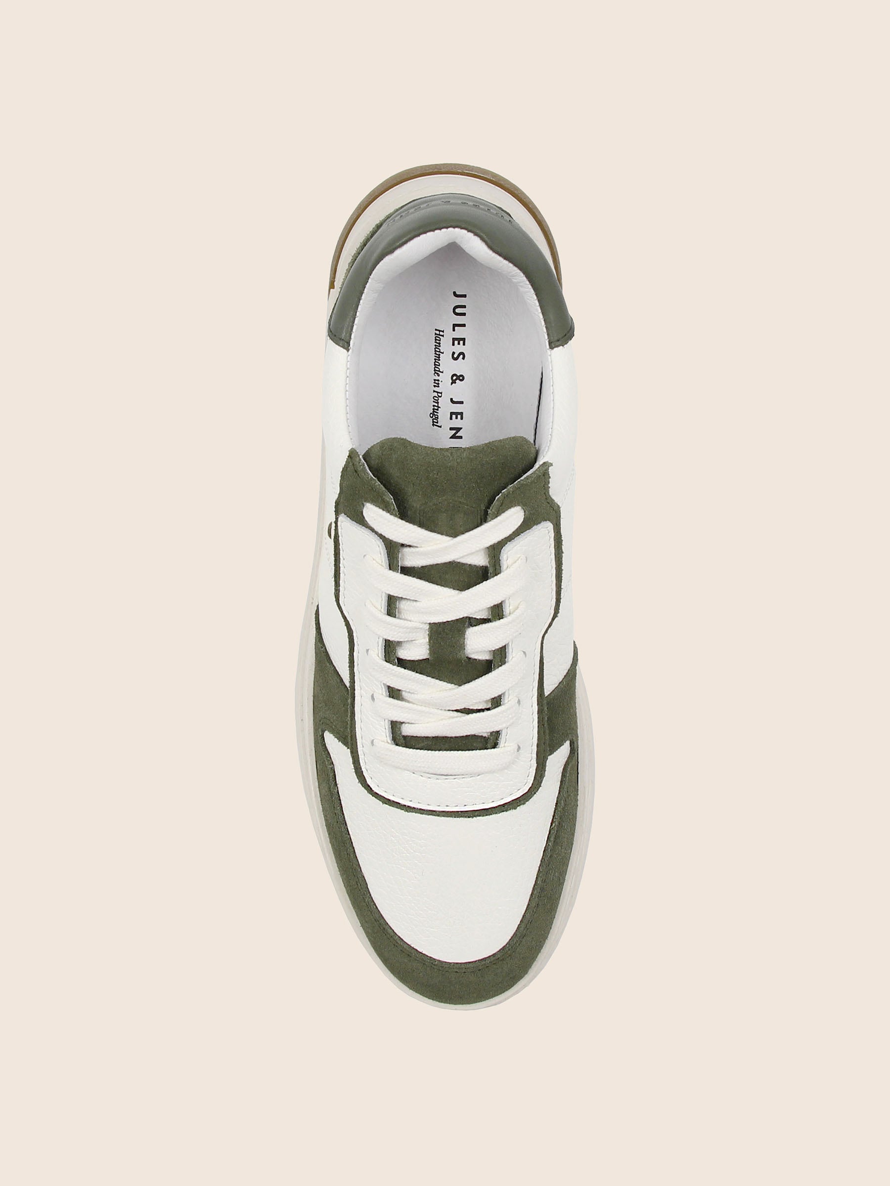 vue dessus baskets leo cuir blanc kaki jules & jenn