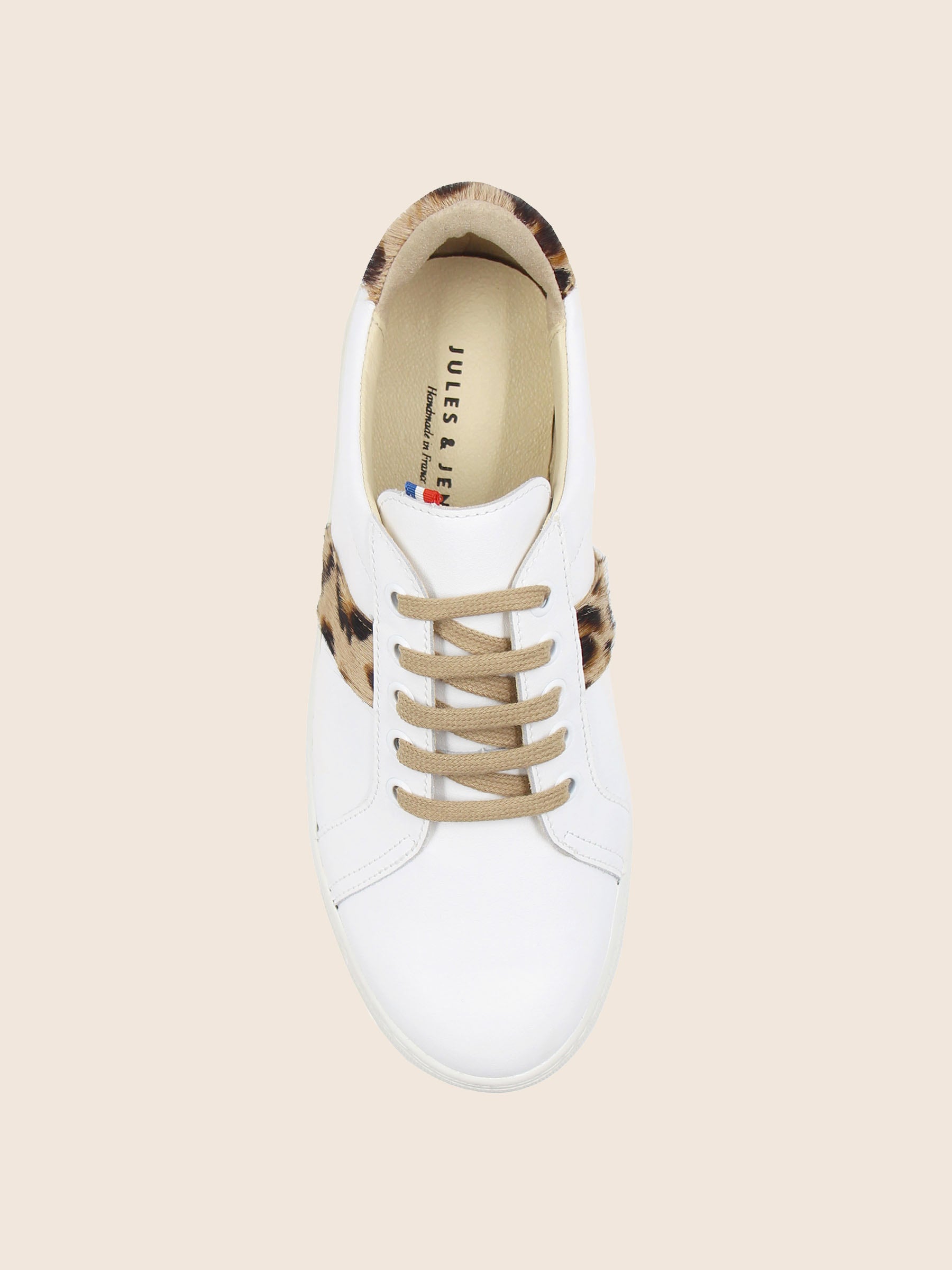 vue dessus baskets made in france cuir blanc cuir imprime leopard jules jenn
