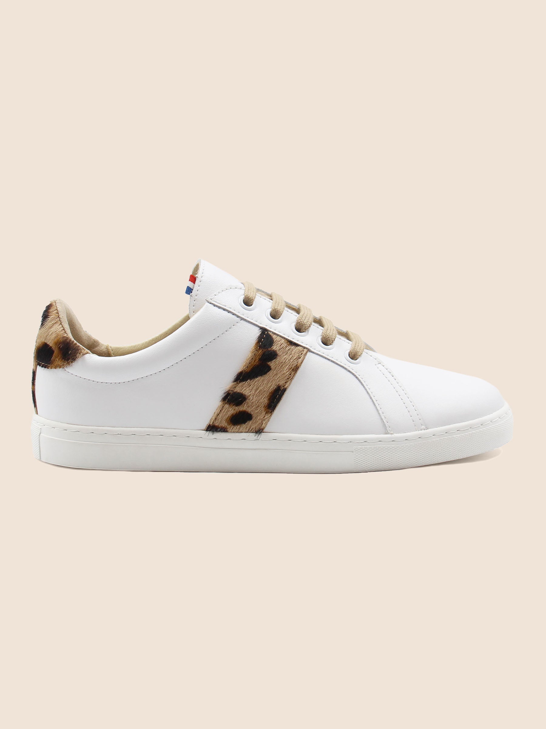 vue profil baskets made in france cuir blanc cuir imprime leopard jules jenn