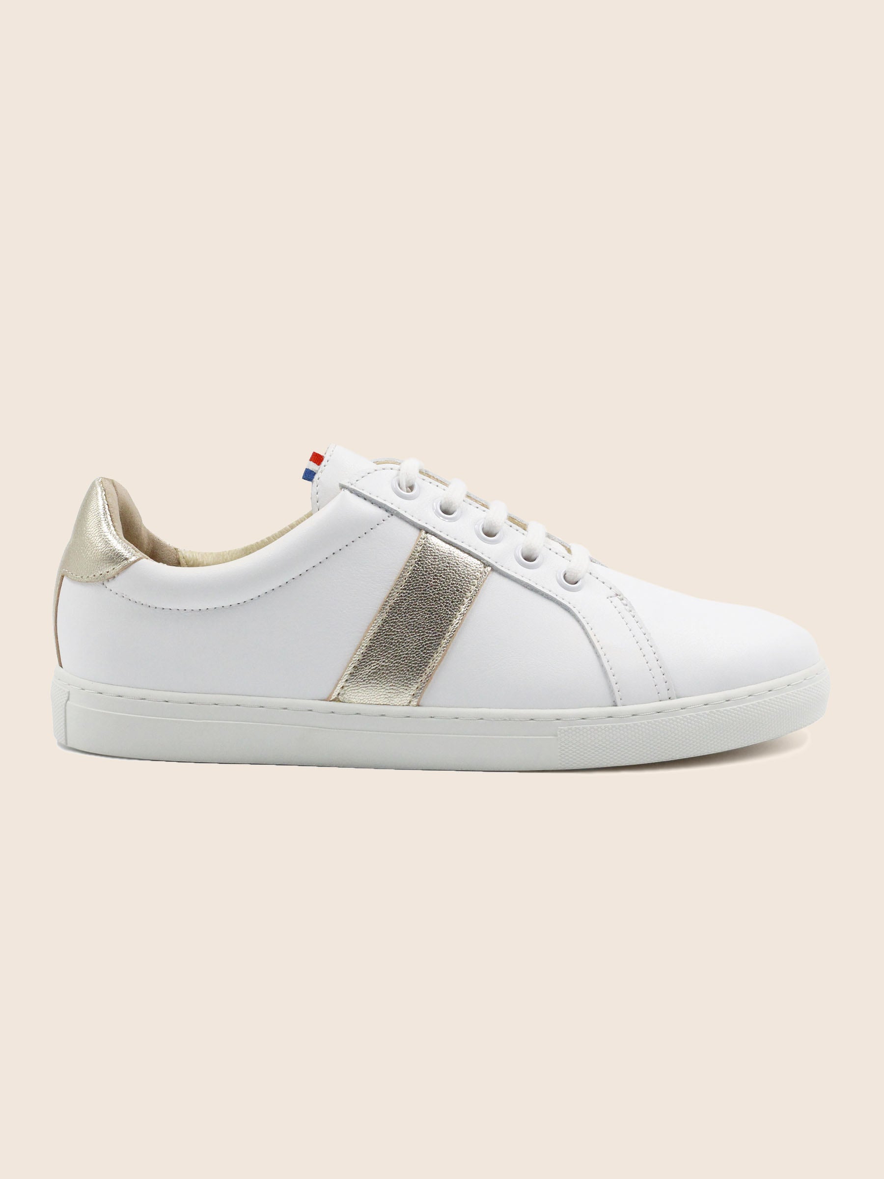 vue posée baskets made in france cuir blanc dore jules jenn