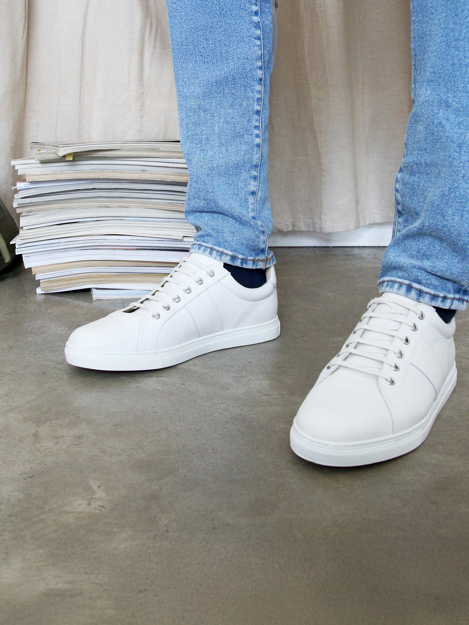 vue portée baskets made in france cuir graine blanc jules jenn