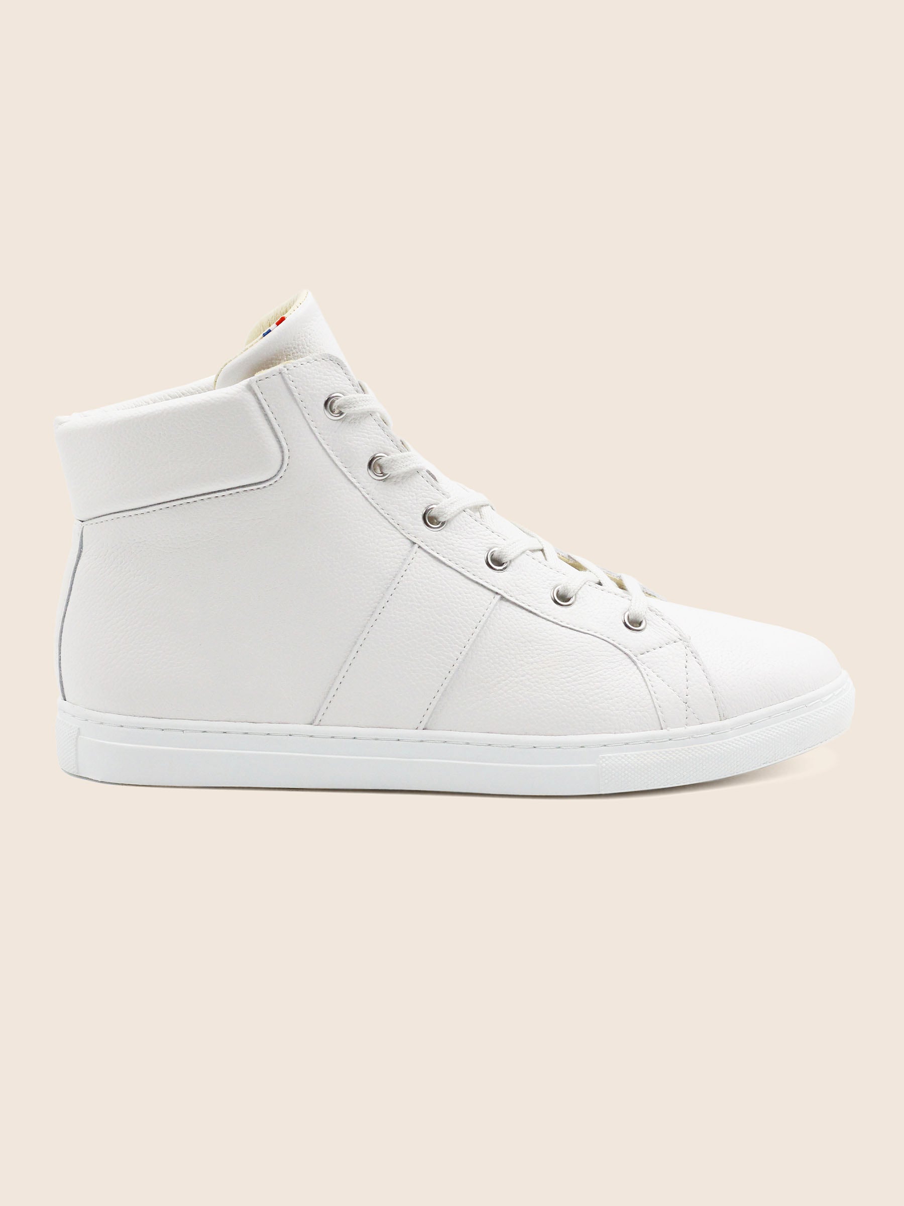 vue posée baskets montantes made in france cuir graine blanc jules jenn