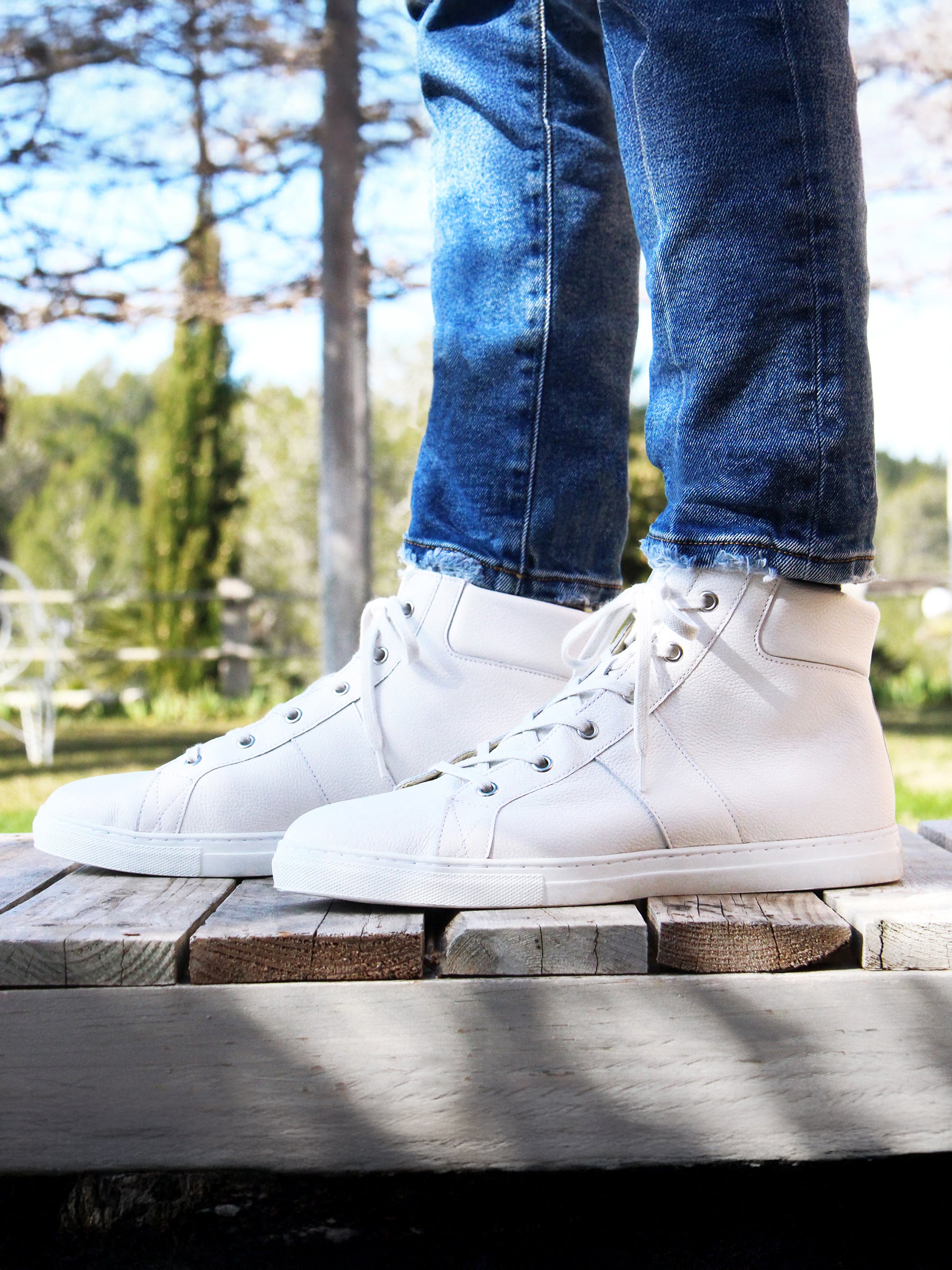 vue portée baskets montantes made in france cuir graine blanc jules jenn