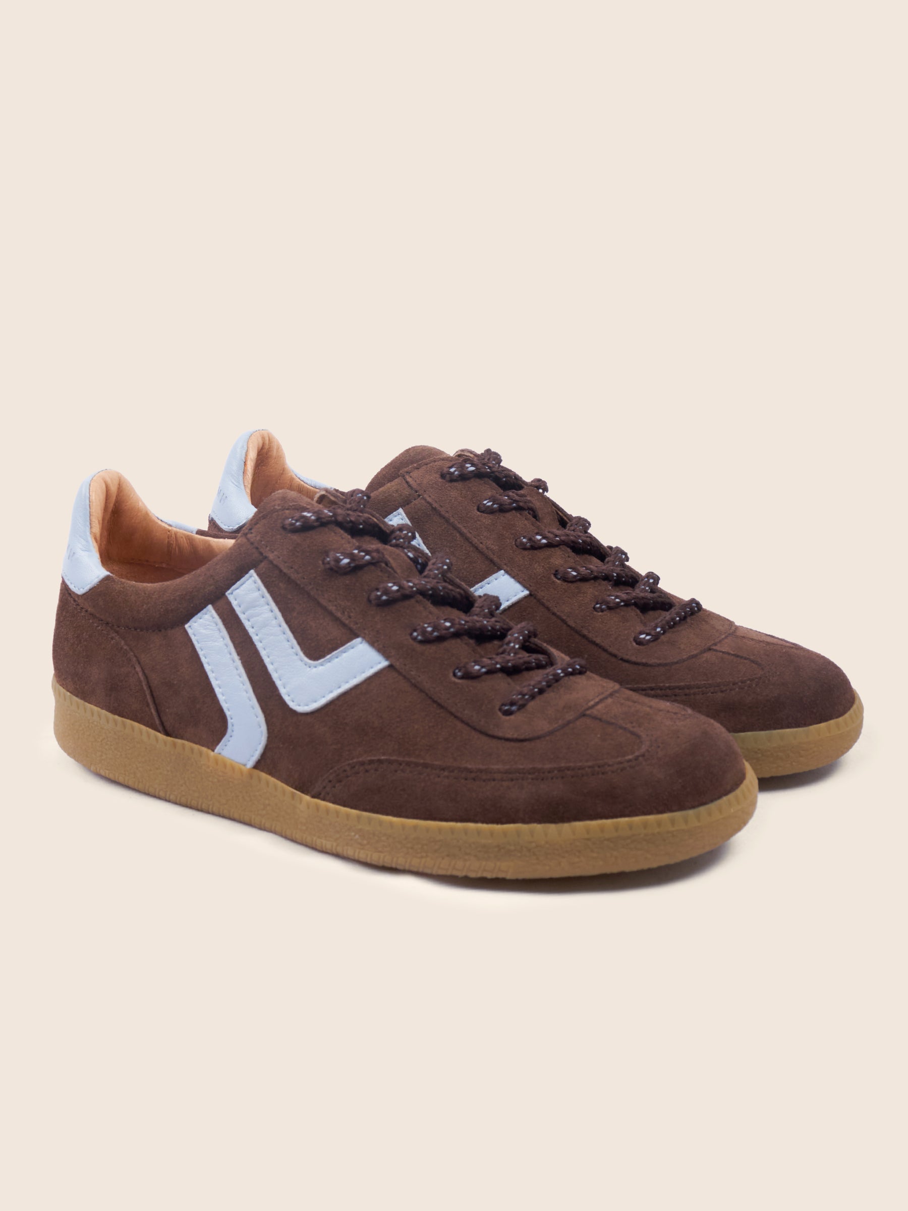vue avant baskets ninon cuir daim marron bleu jules & jenn