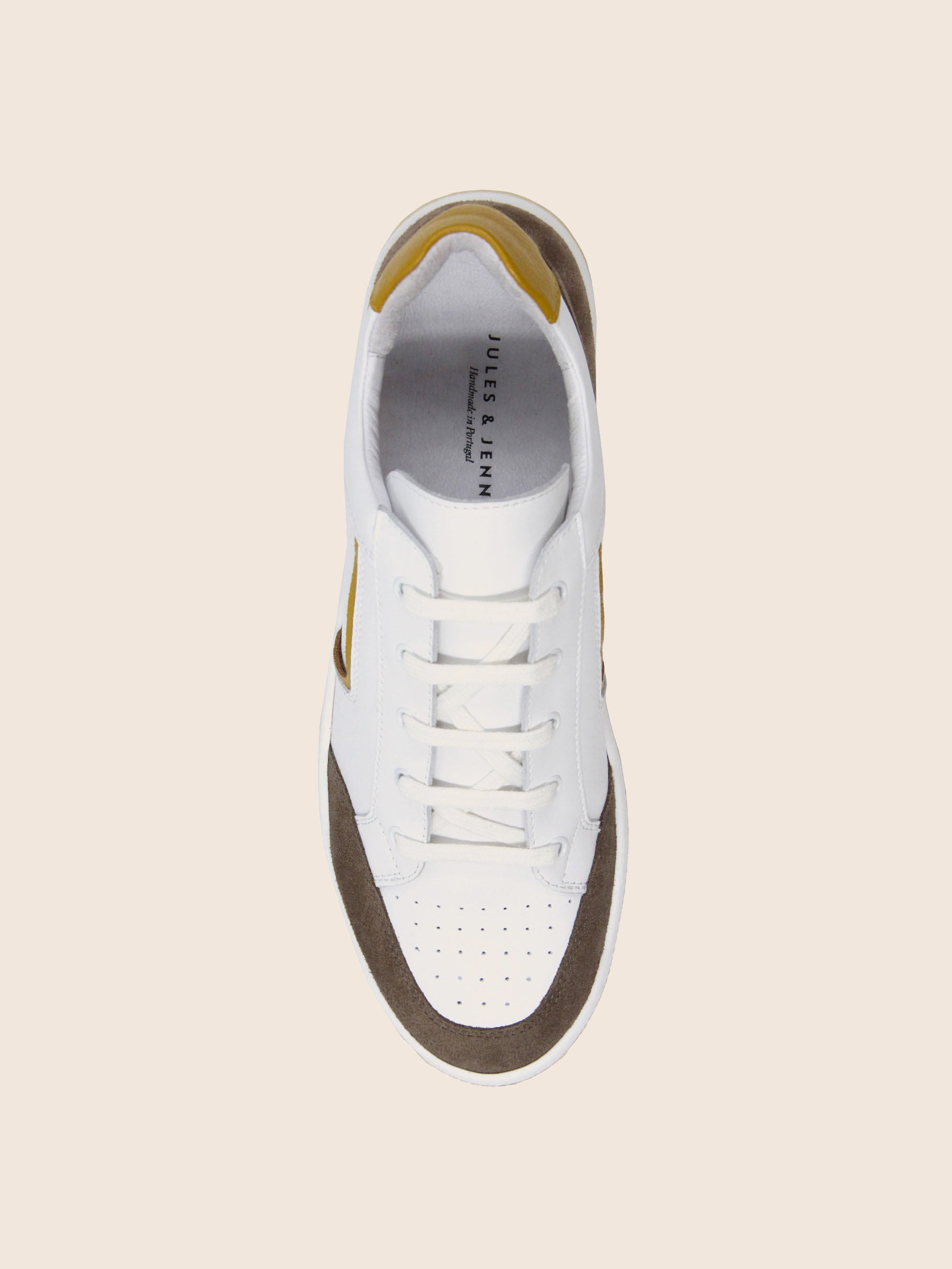 vue dessus baskets retro homme cuir blanc taupe jules jenn