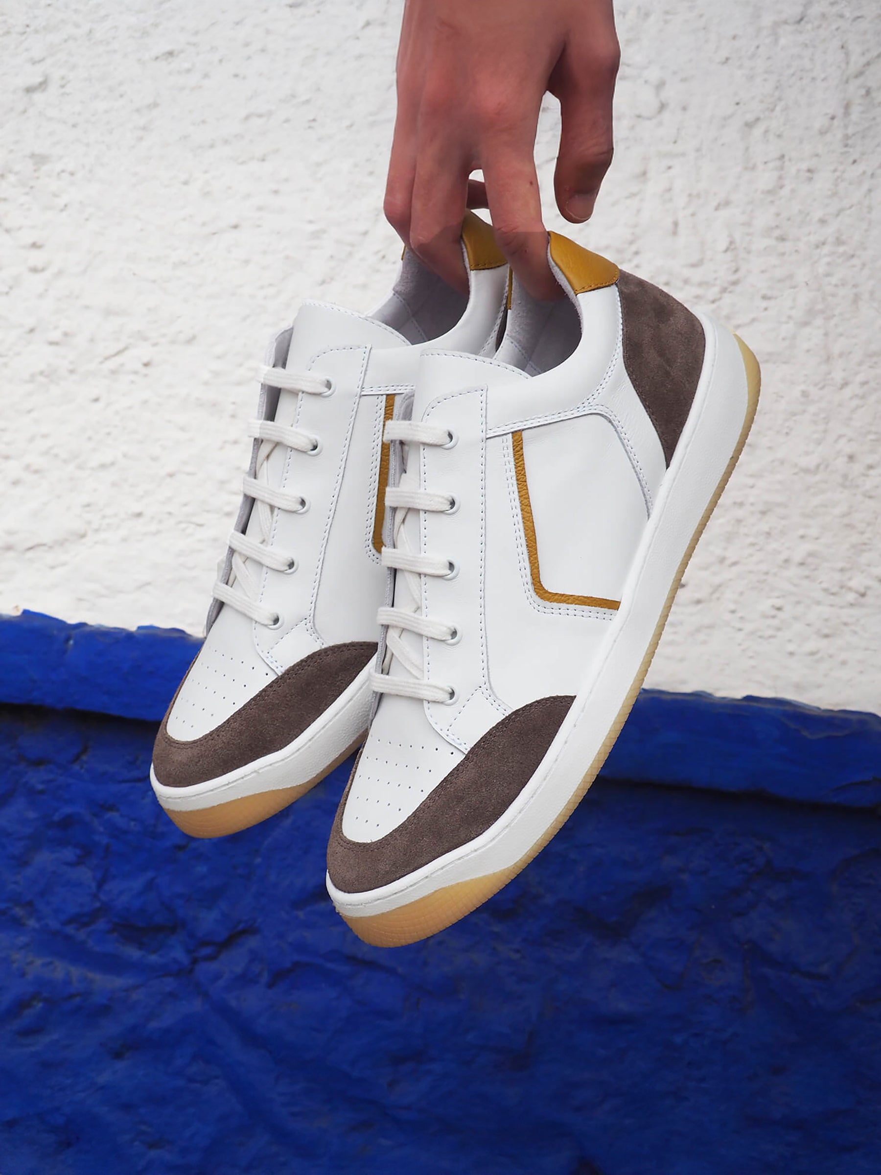 vue posée vue posée baskets retro homme cuir blanc taupe jules jenn