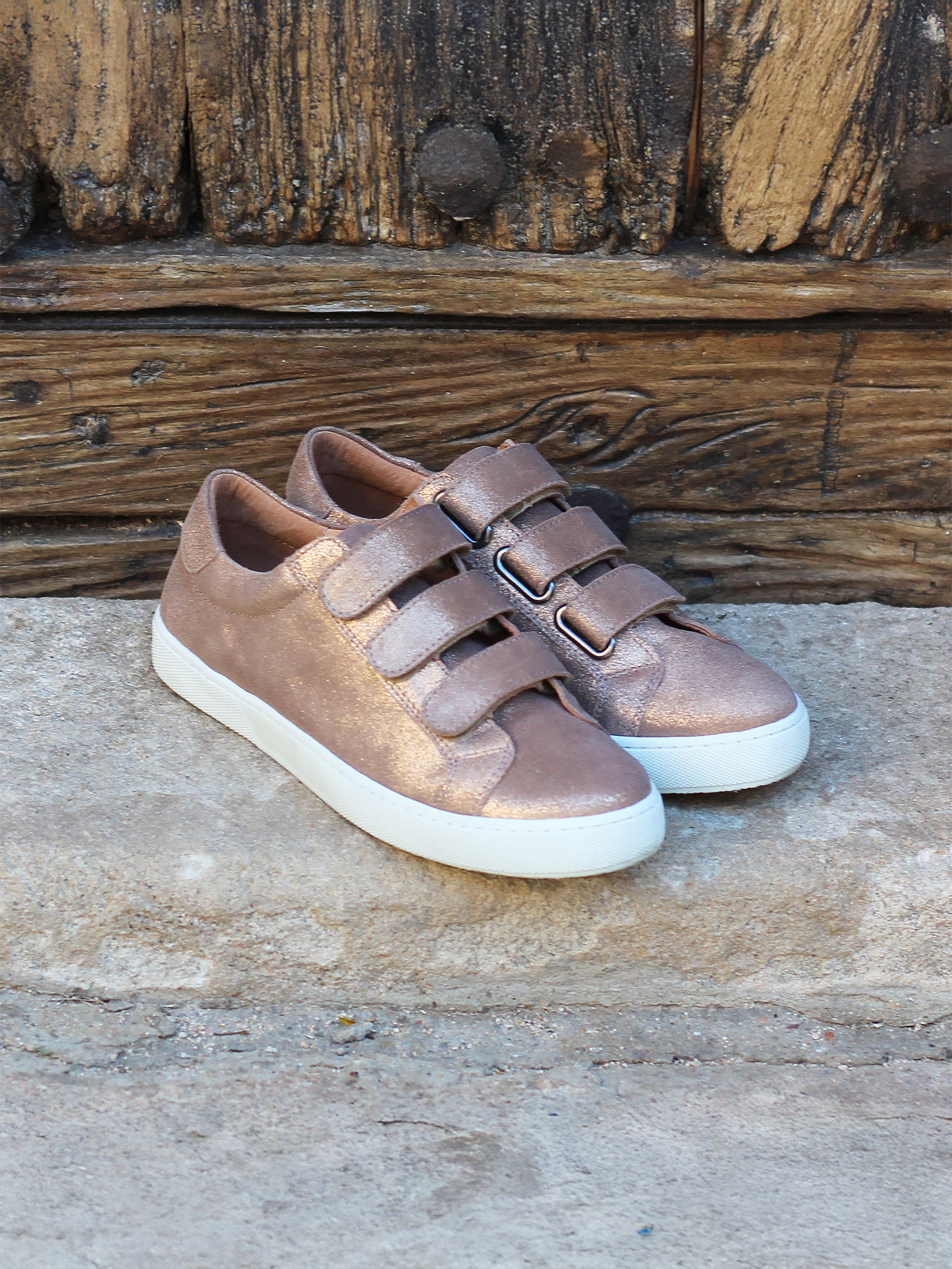 vue posée baskets scratch cuir bronze metallise jules jenn