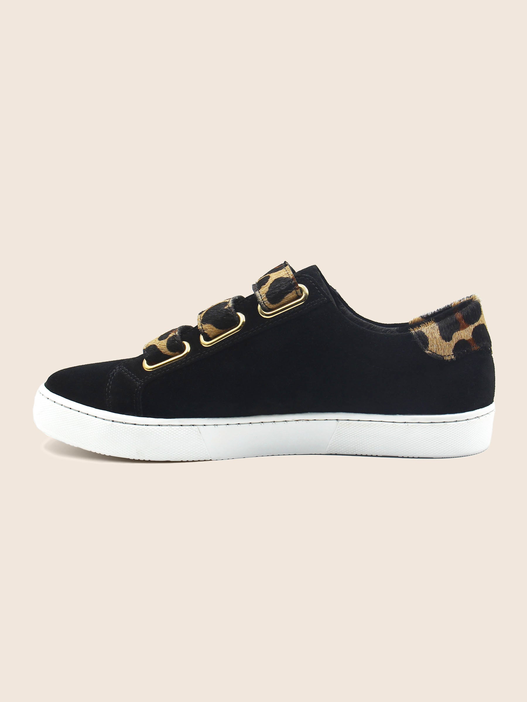 vue poséee baskets a scratch cuir daim noir et leopard jules jenn
