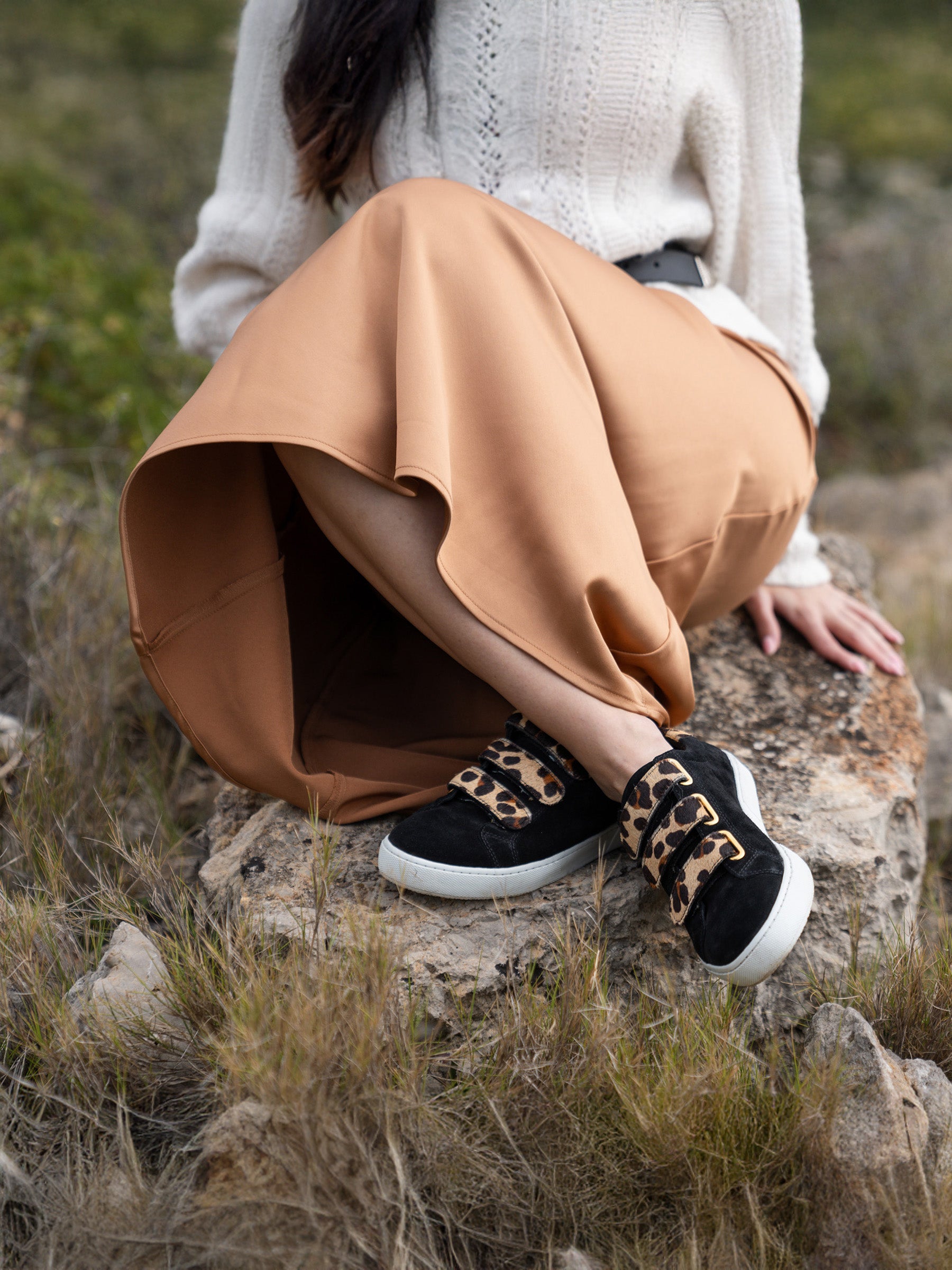 vue portée baskets scratch cuir daim noir leopard jules jenn