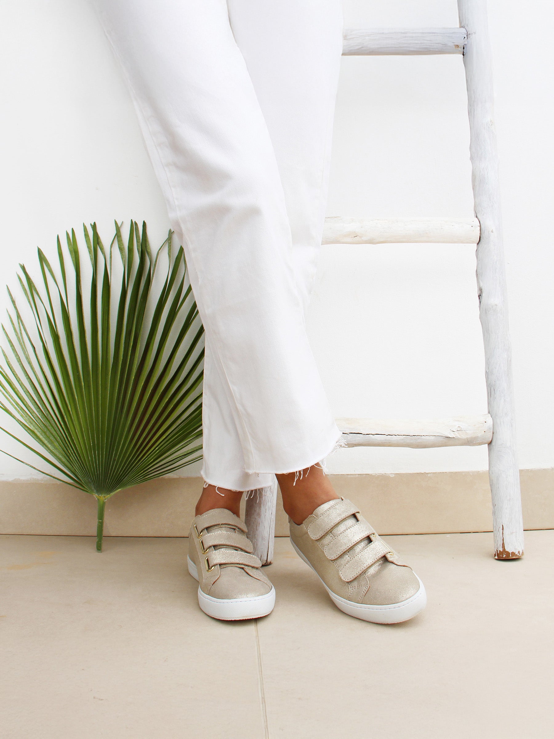 vue portée baskets scratch cuir metallise dore jules jenn