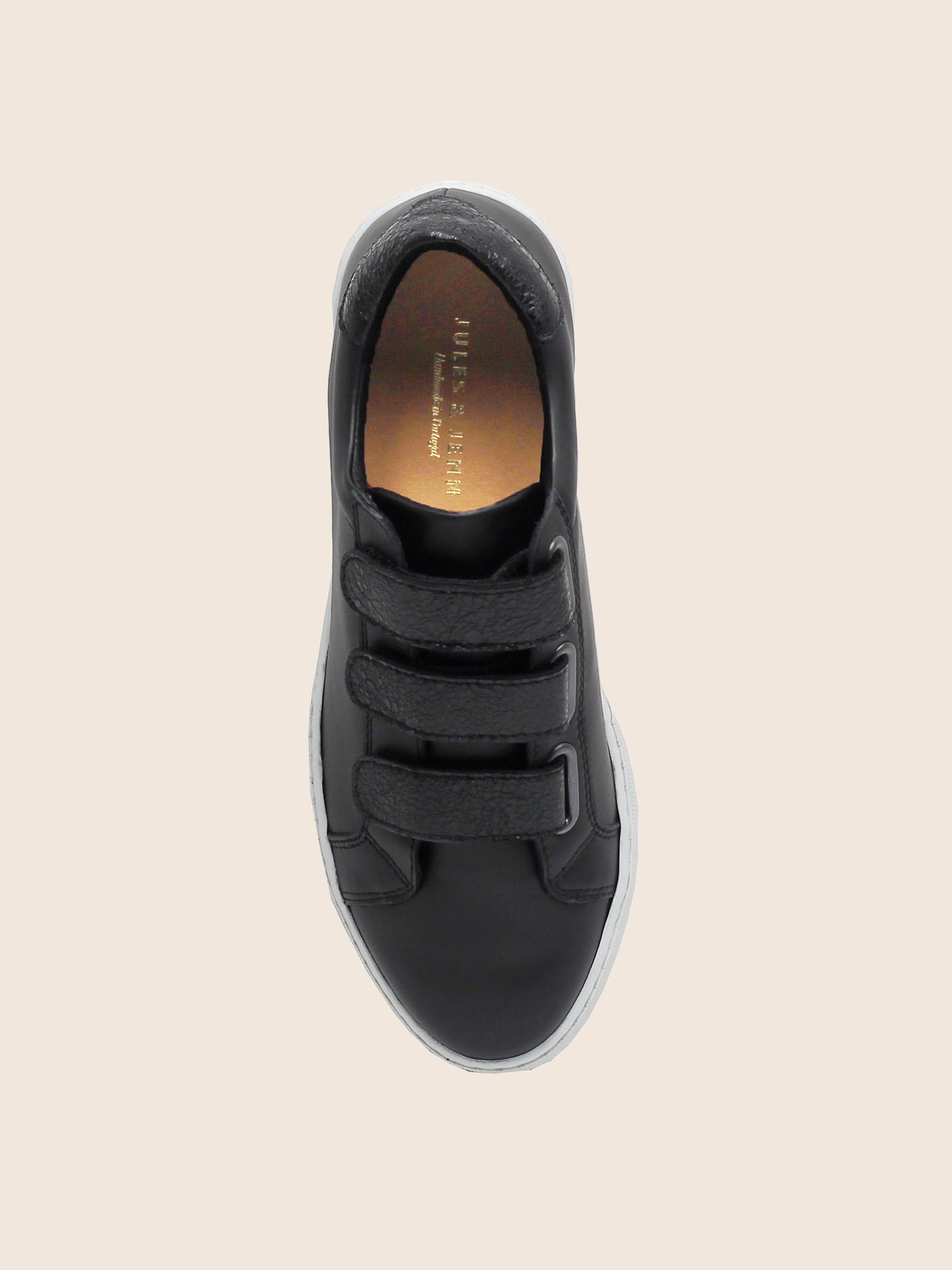vue dessus baskets scratch cuir noir jules jenn