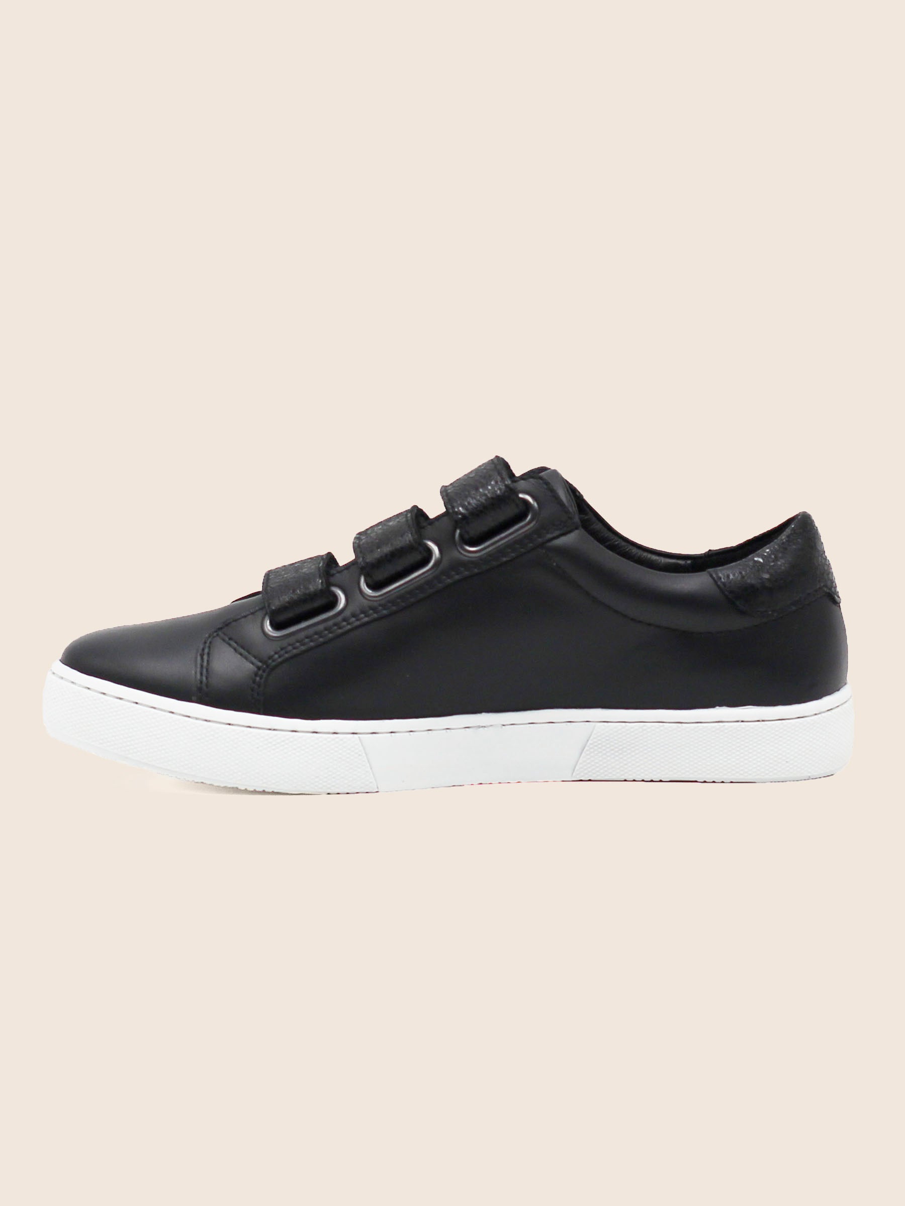 vue interne baskets scratch cuir noir jules jenn