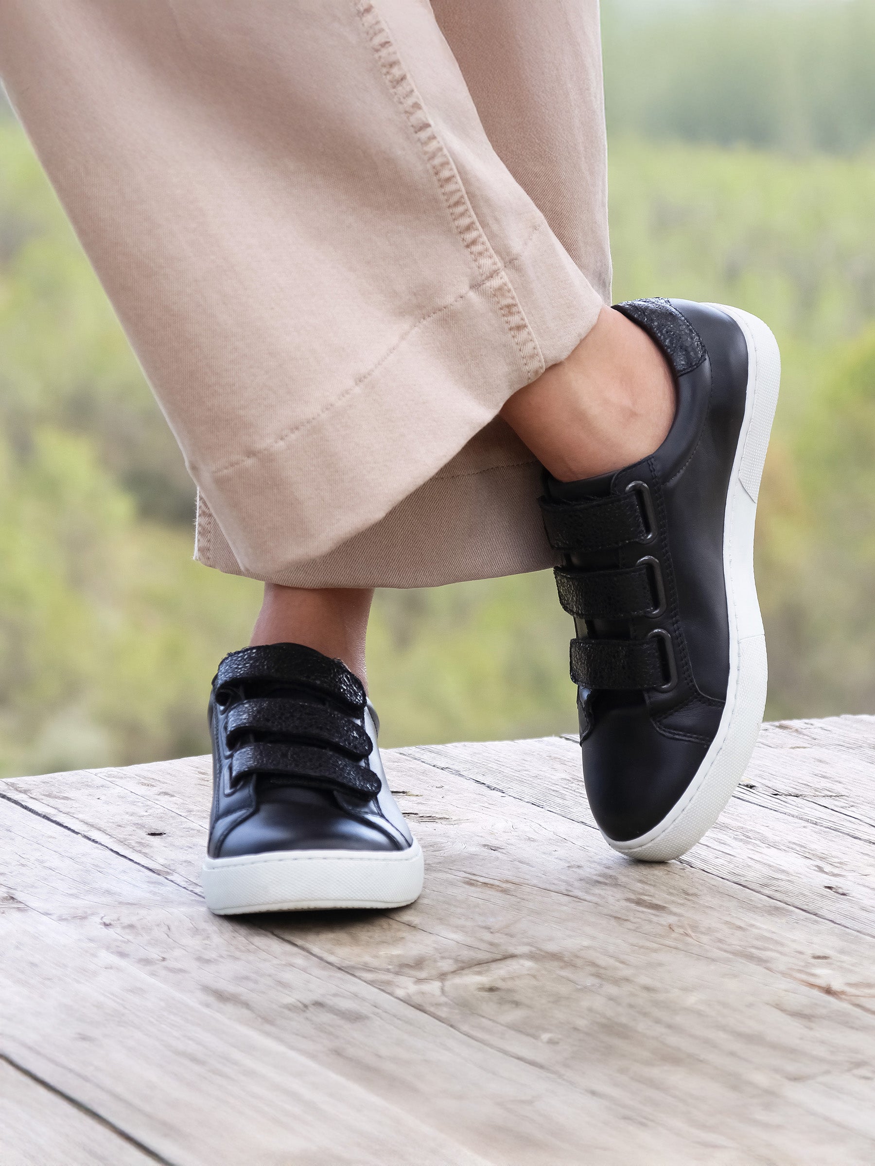 vue portée baskets scratch cuir noir jules jenn