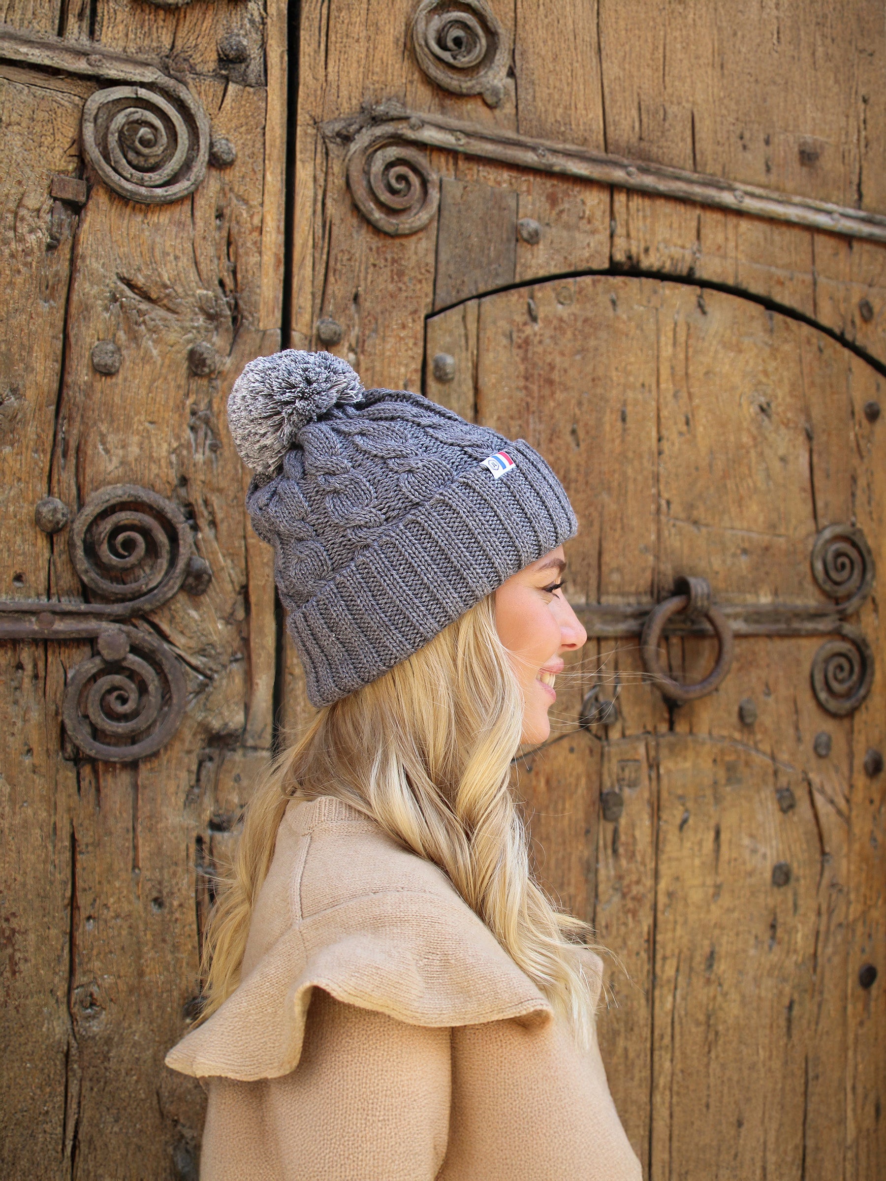 vue portée bonnet pompon laine gris jules jenn