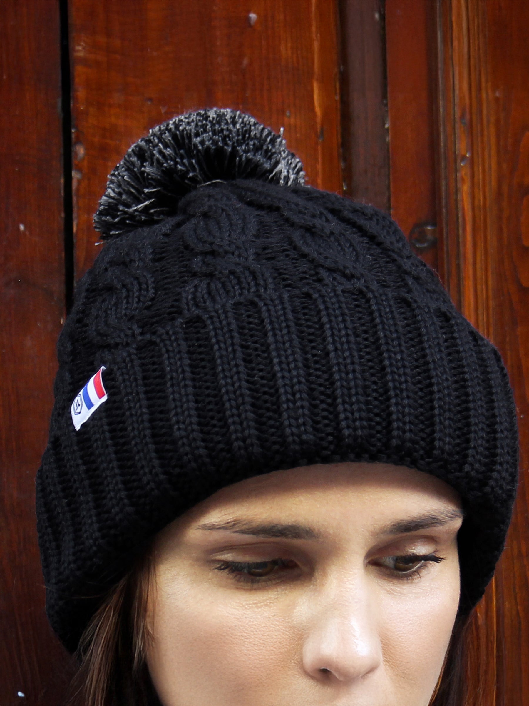 vue portée bonnet pompon laine noir gris jules jenn