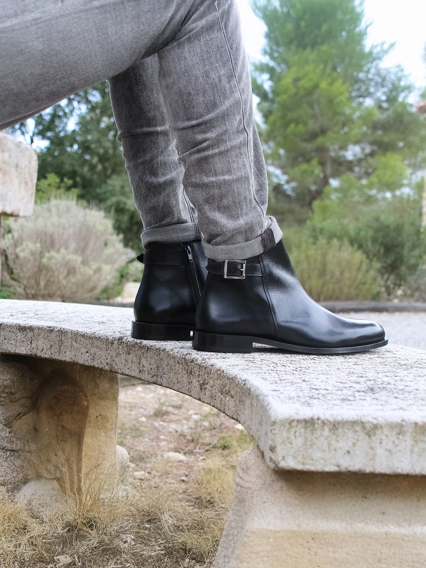 vue portée boots boucle cuir noir jules jenn