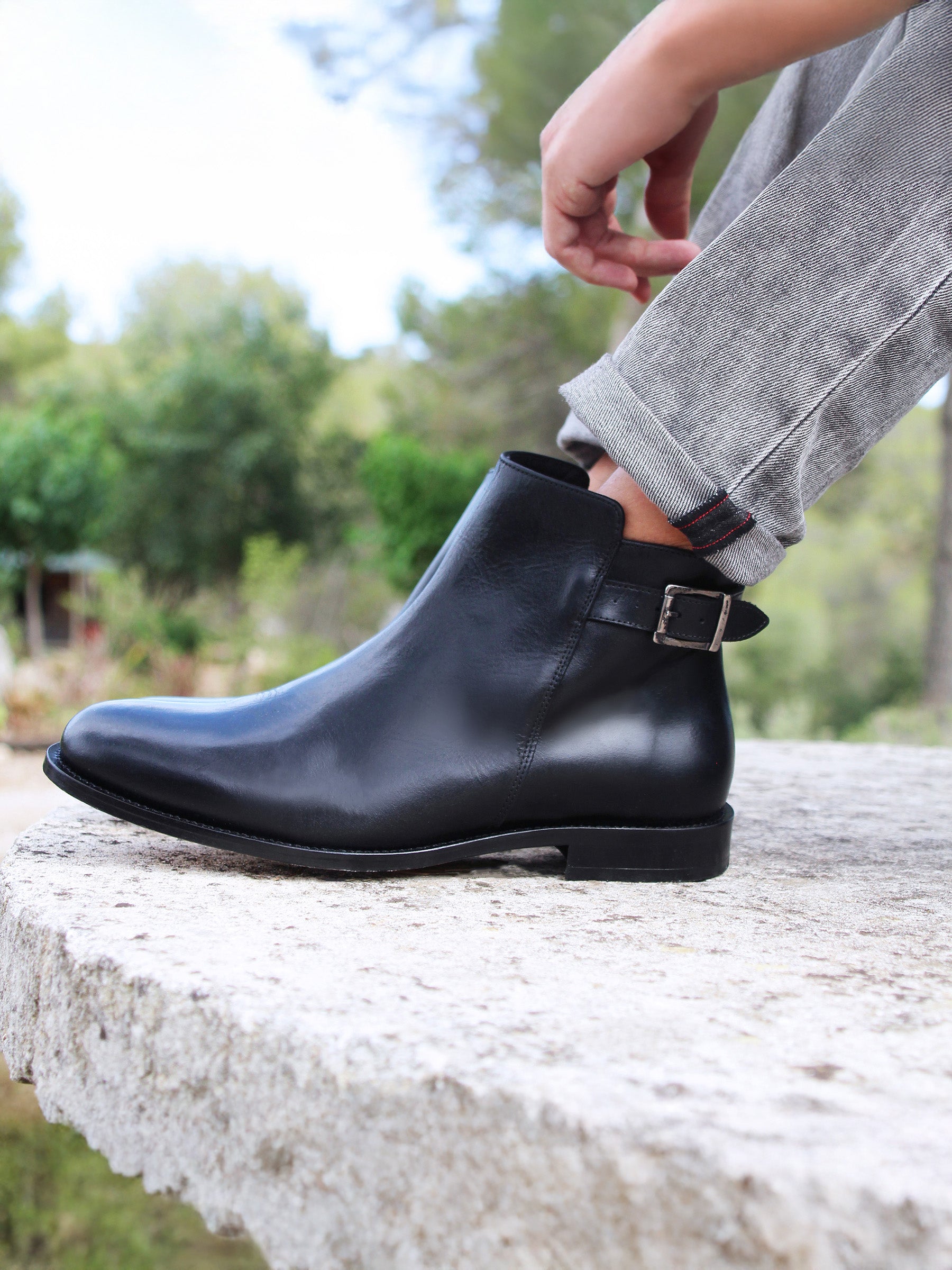 vue portée boots boucle cuir noir jules jenn