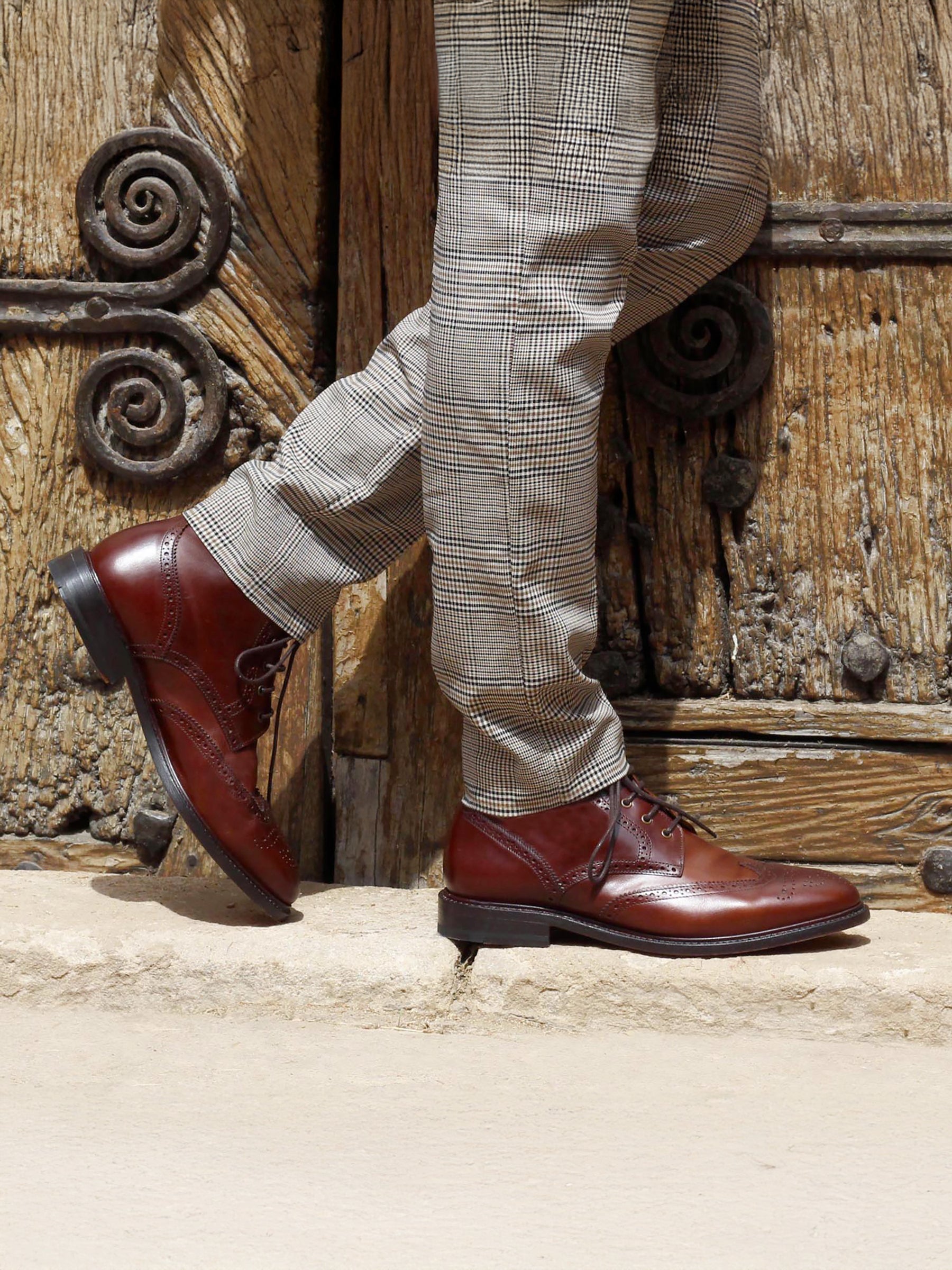 vue portée boots cousu goodyear cuir cognac jules jenn