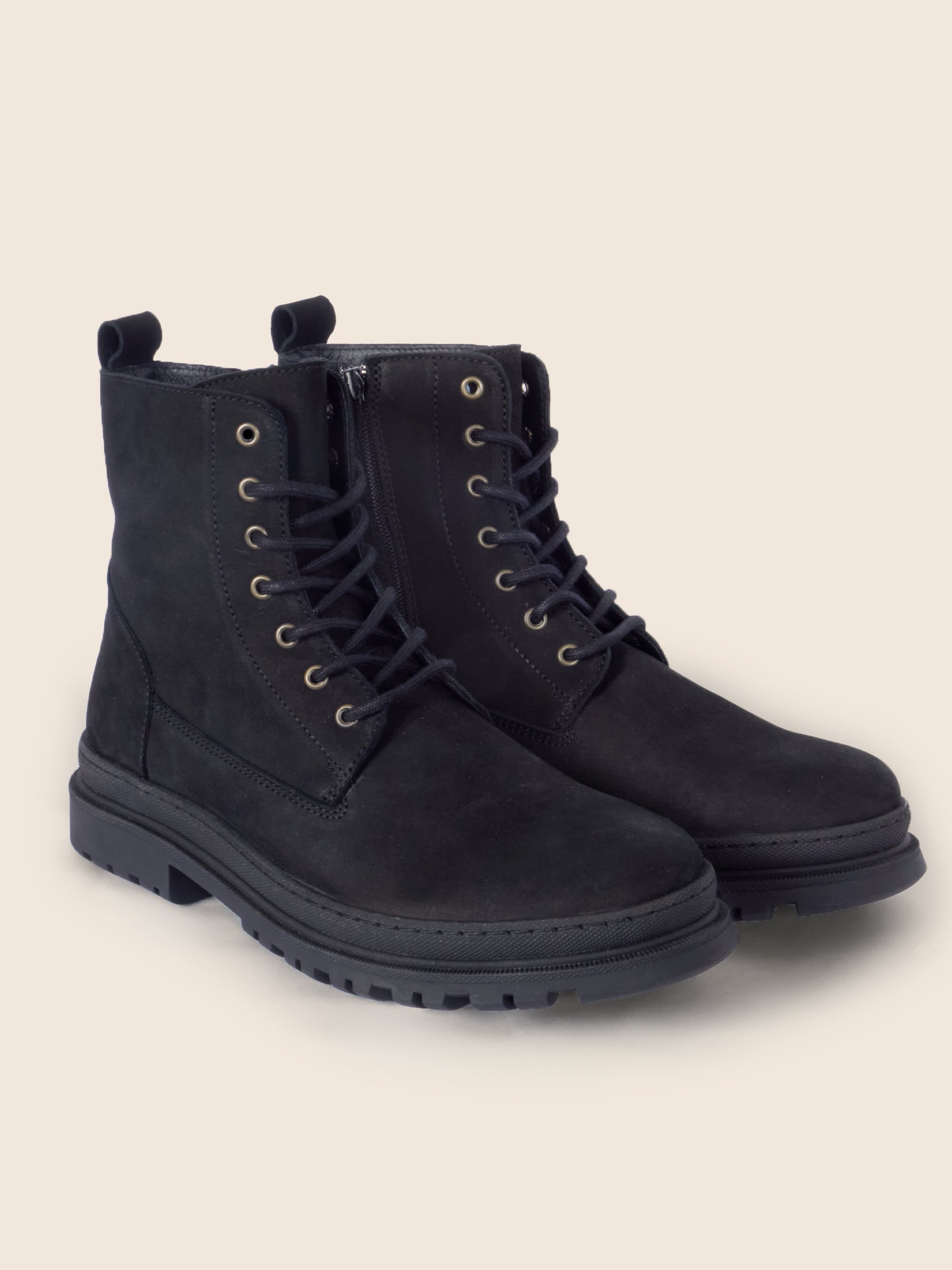 boots lacet cuir nubuck noir jules jenn