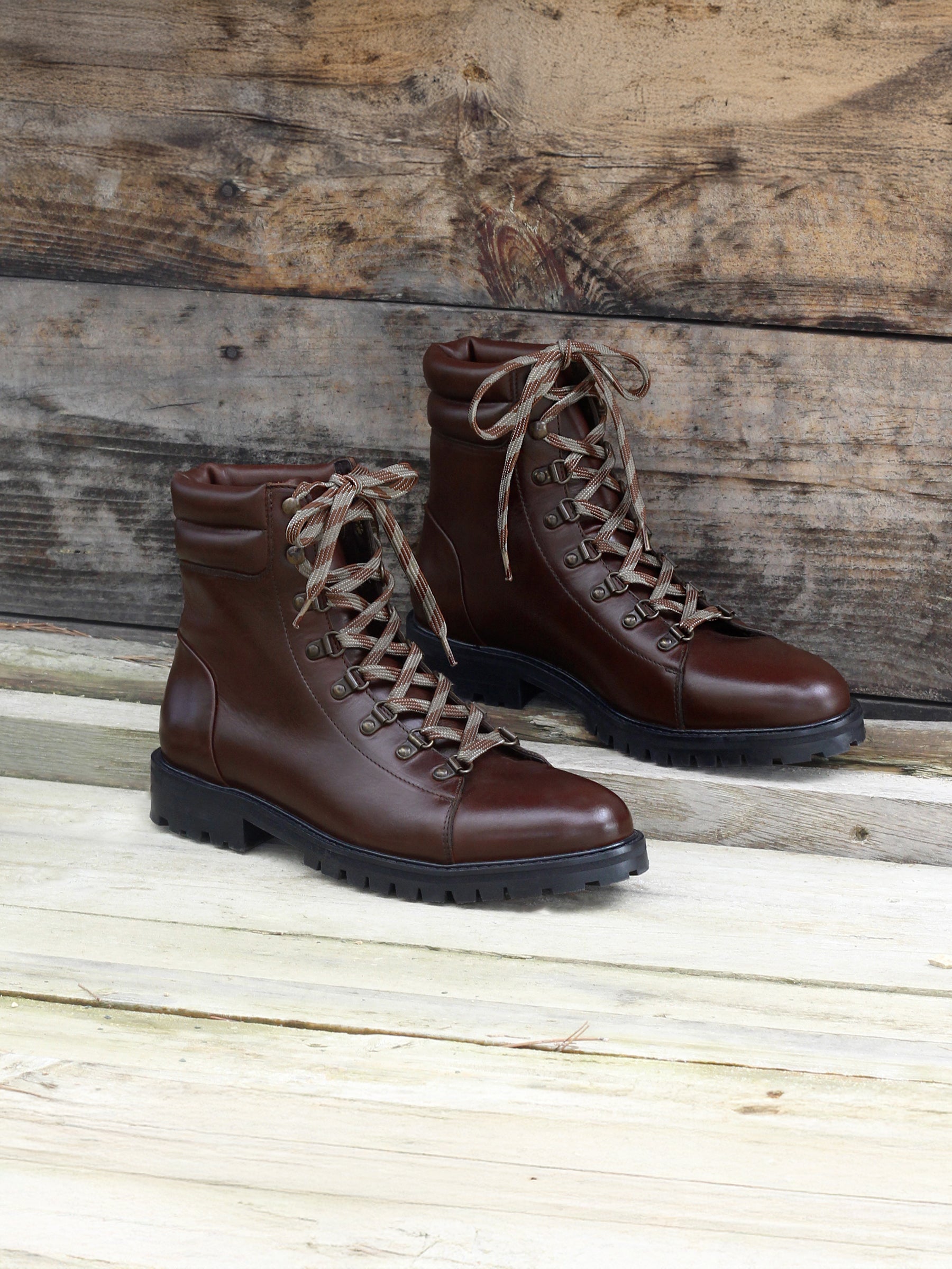 vue posée boots montagne cuir marron jules jenn