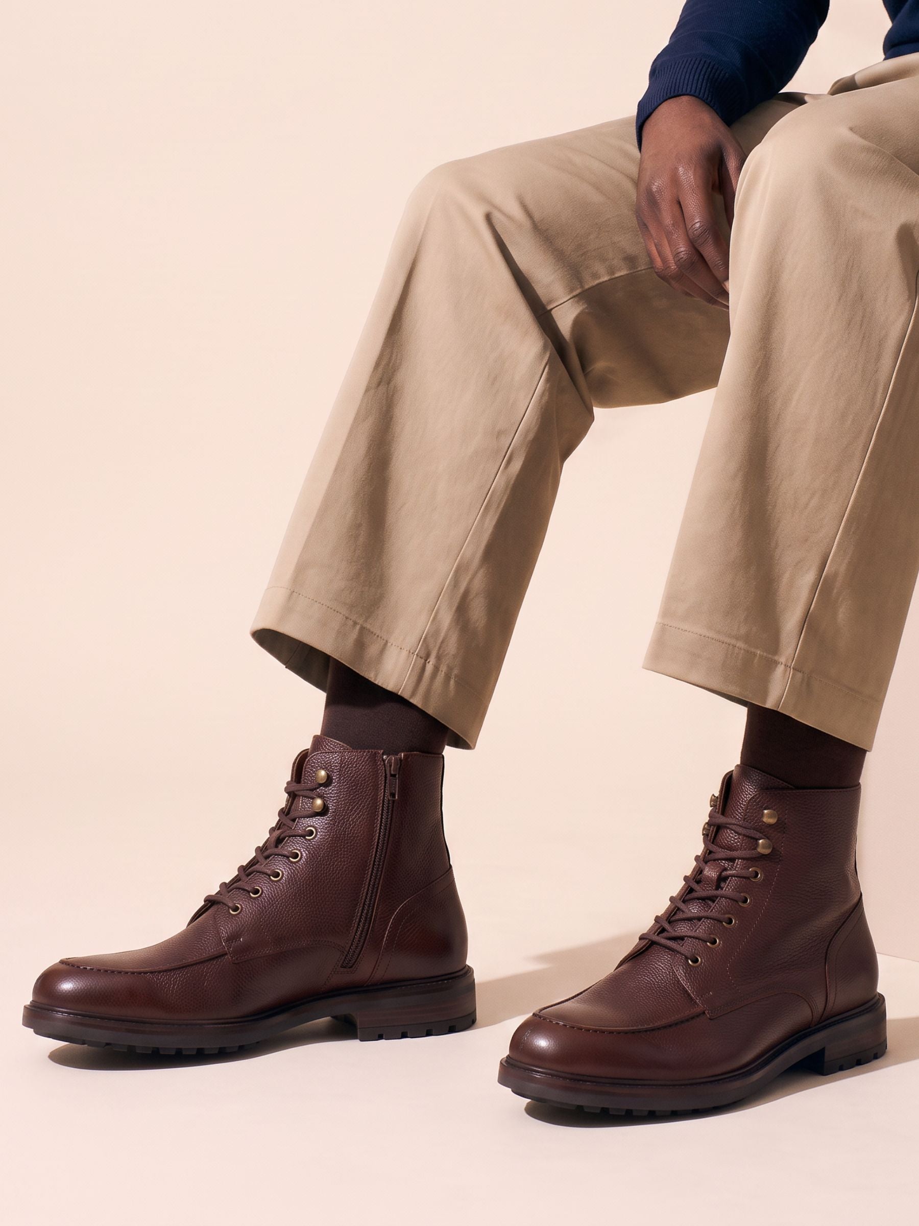 vue portee boots plateau cuir graine marron jules & jenn