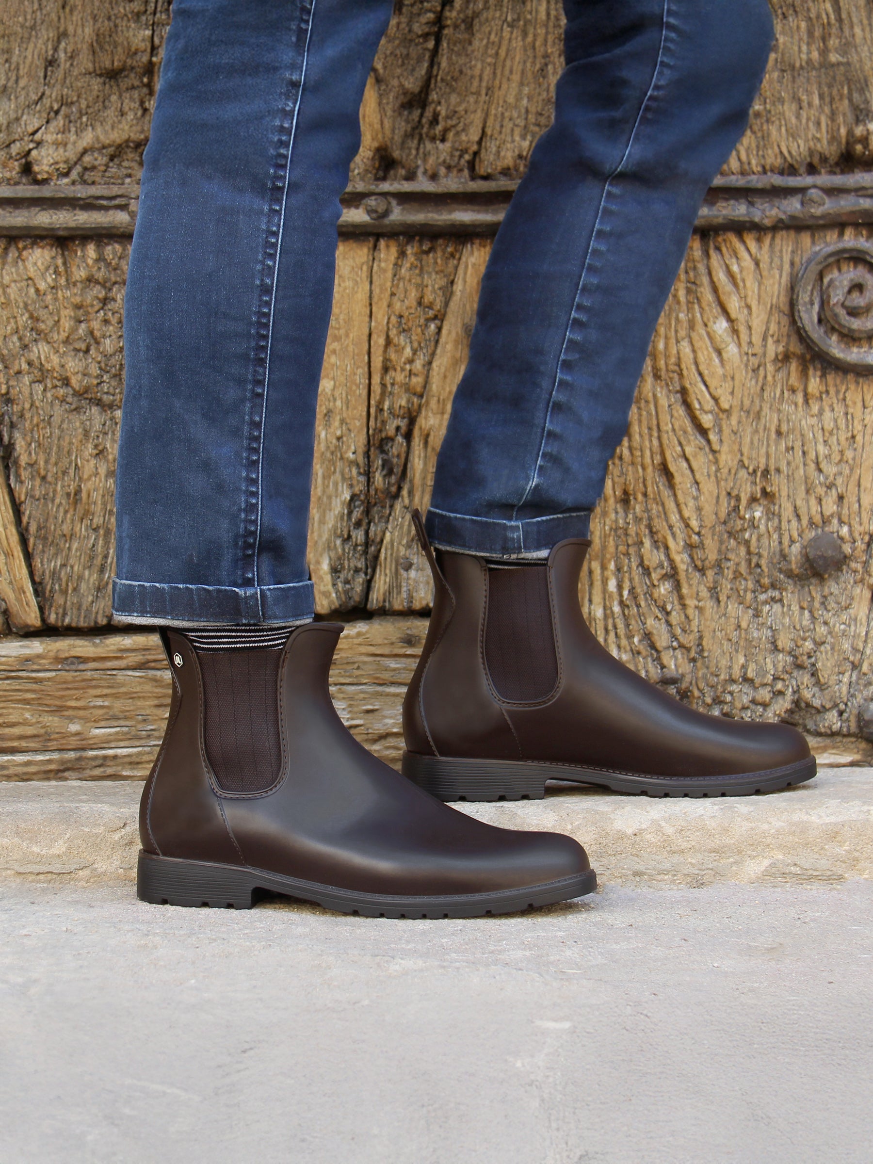 vue portée boots pluie caoutchouc marron jules jenn