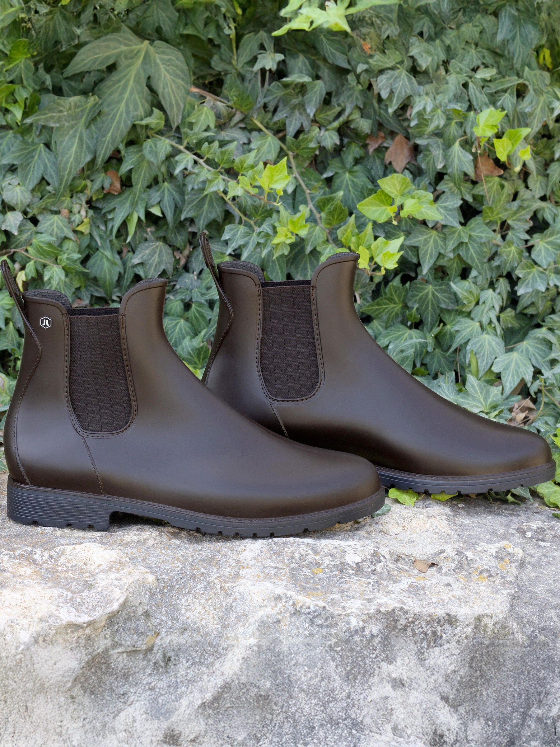 vue posée boots pluie caoutchouc marron jules jenn