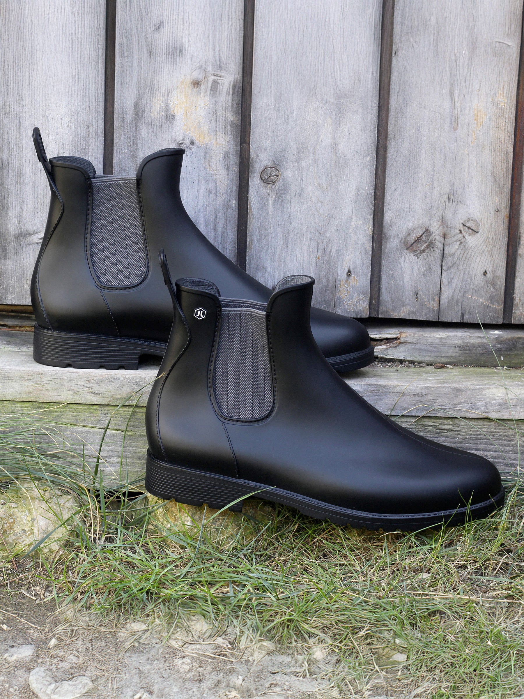vue posée boots pluie caoutchouc noir gris jules jenn