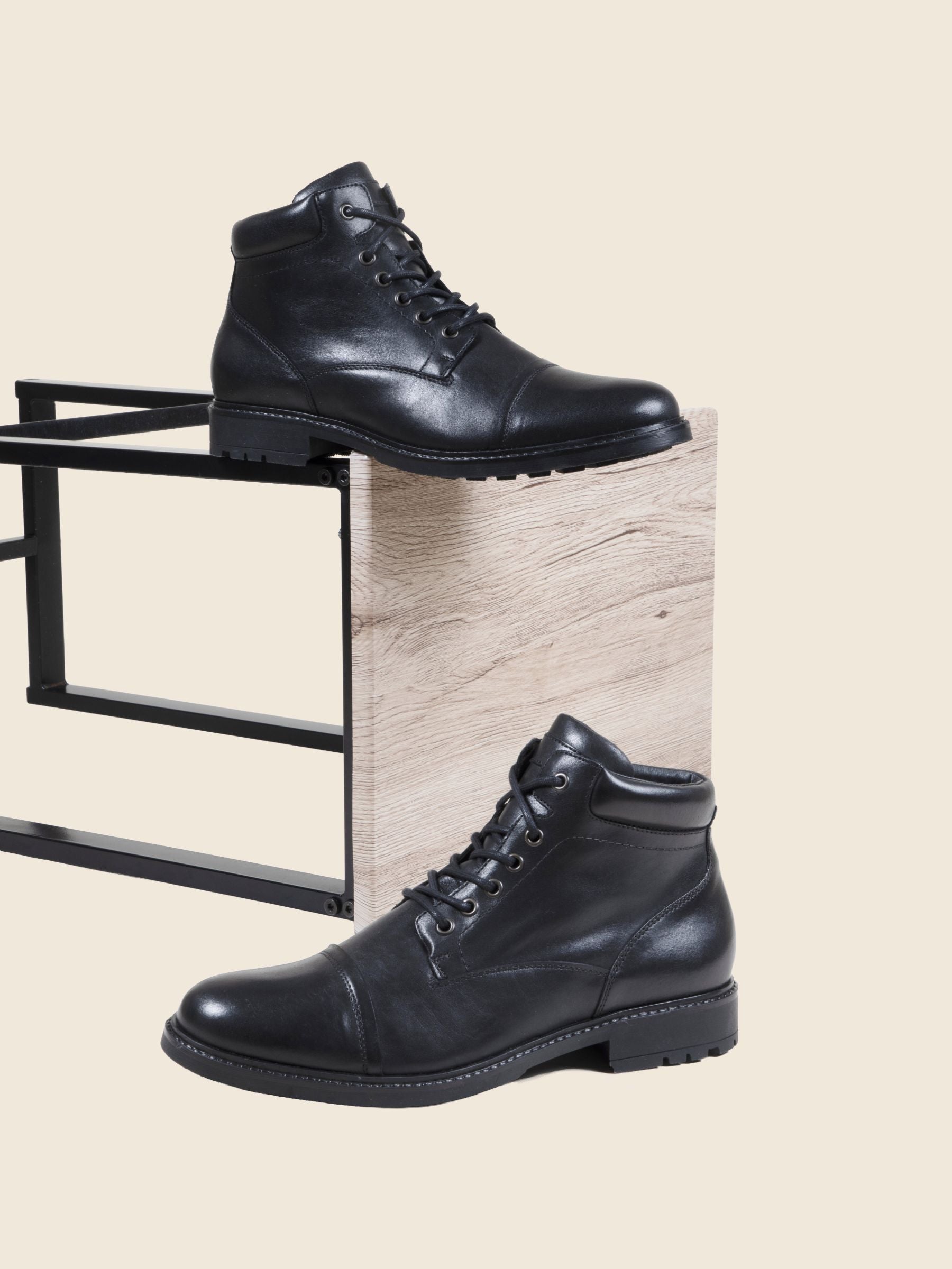 vue posée boots rangers cuir noir jules jenn