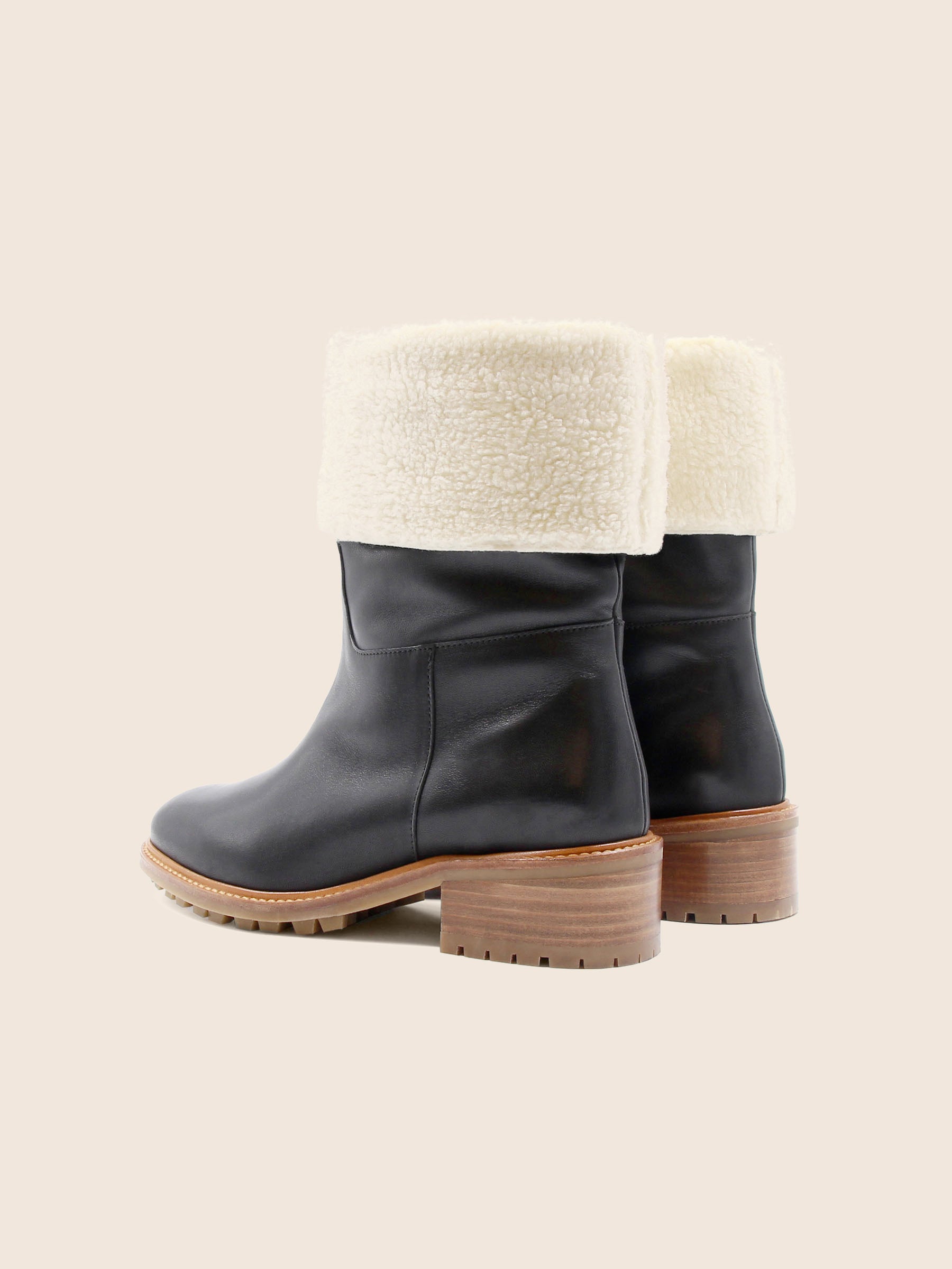 vue arriere bottes fourrees cuir noir jules jenn