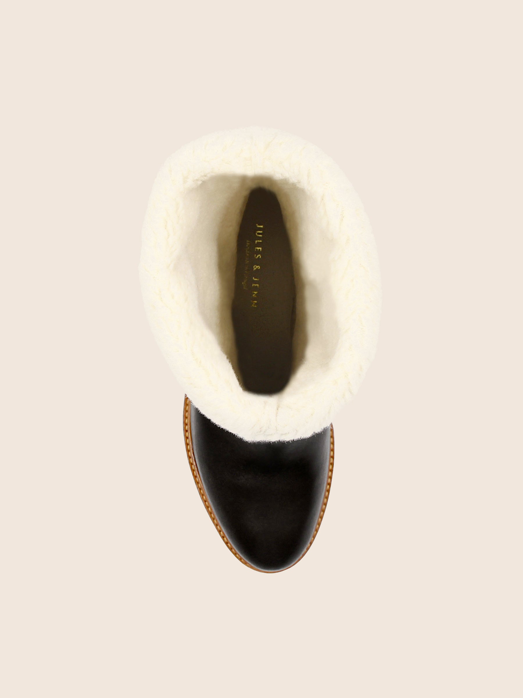 vue dessus bottes fourrees cuir noir jules jenn