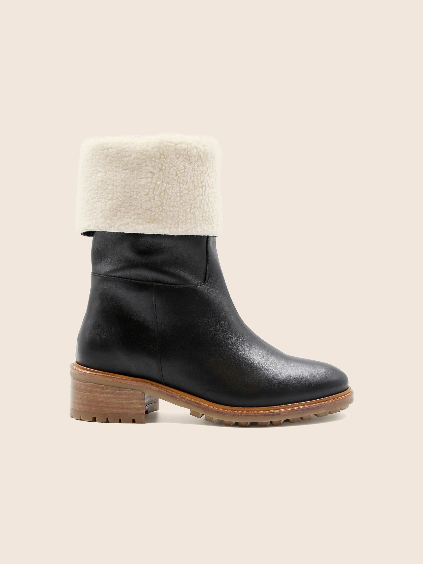 vue profil bottes fourrees cuir noir jules jenn
