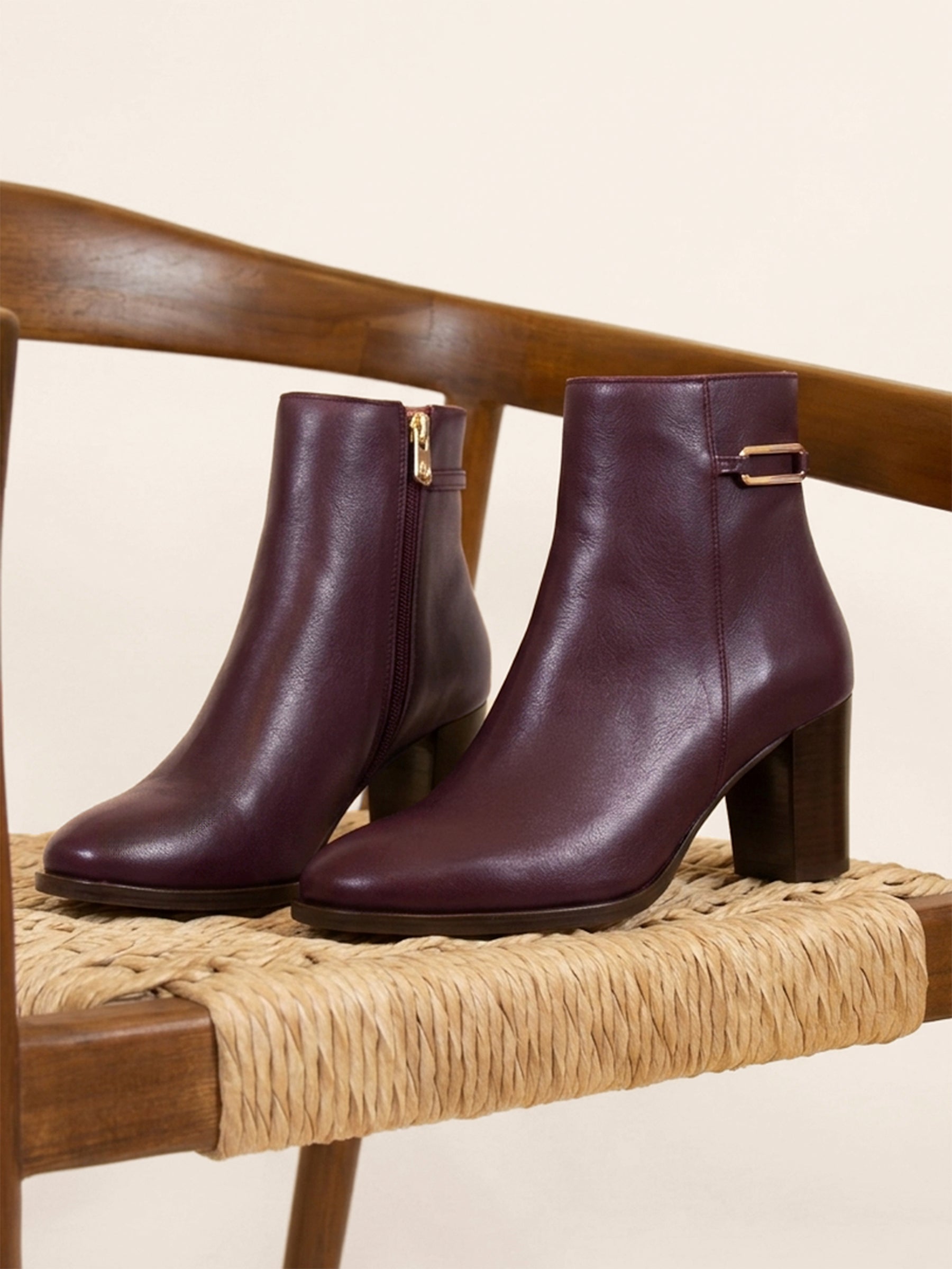 photo vue portée bottines bijoux zelie cuir bordeaux jules jenn