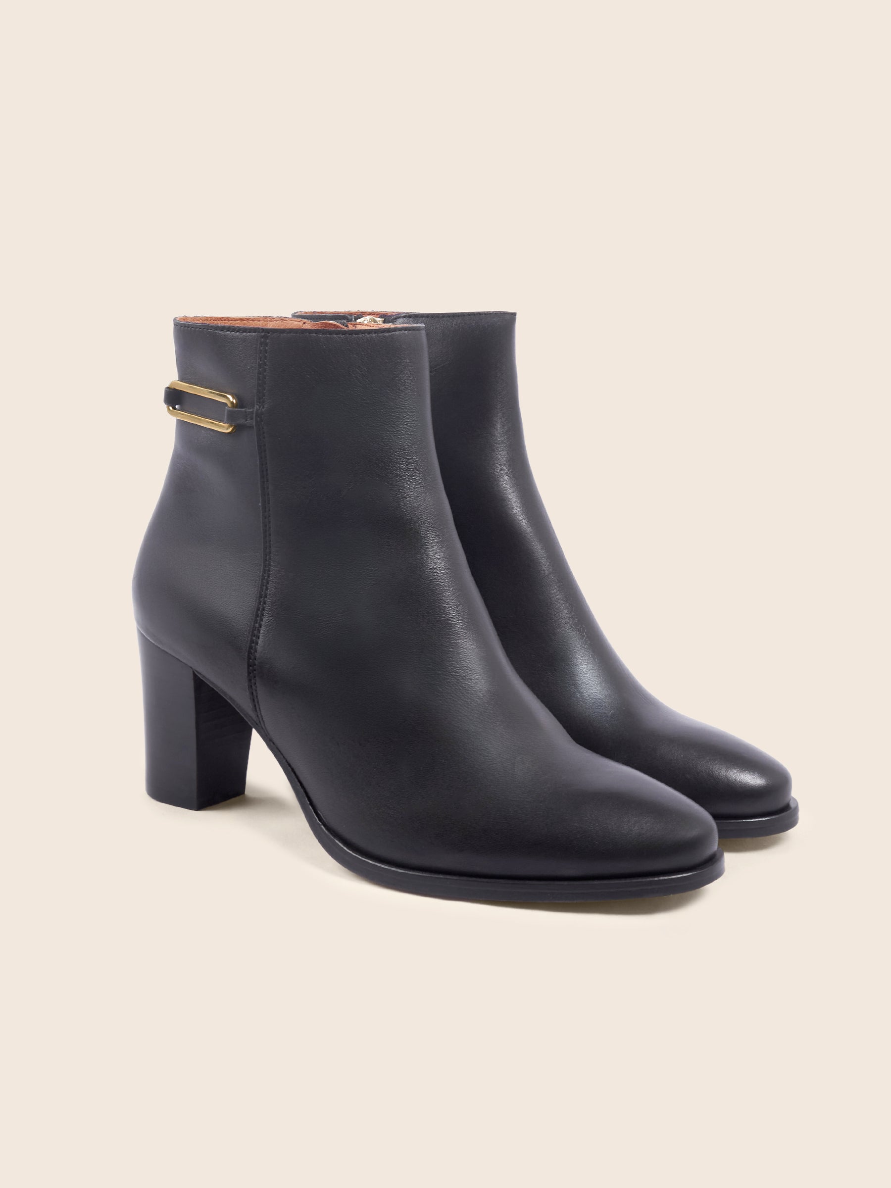 photo vue avant bottines bijoux talon zelie cuir noir jules jenn