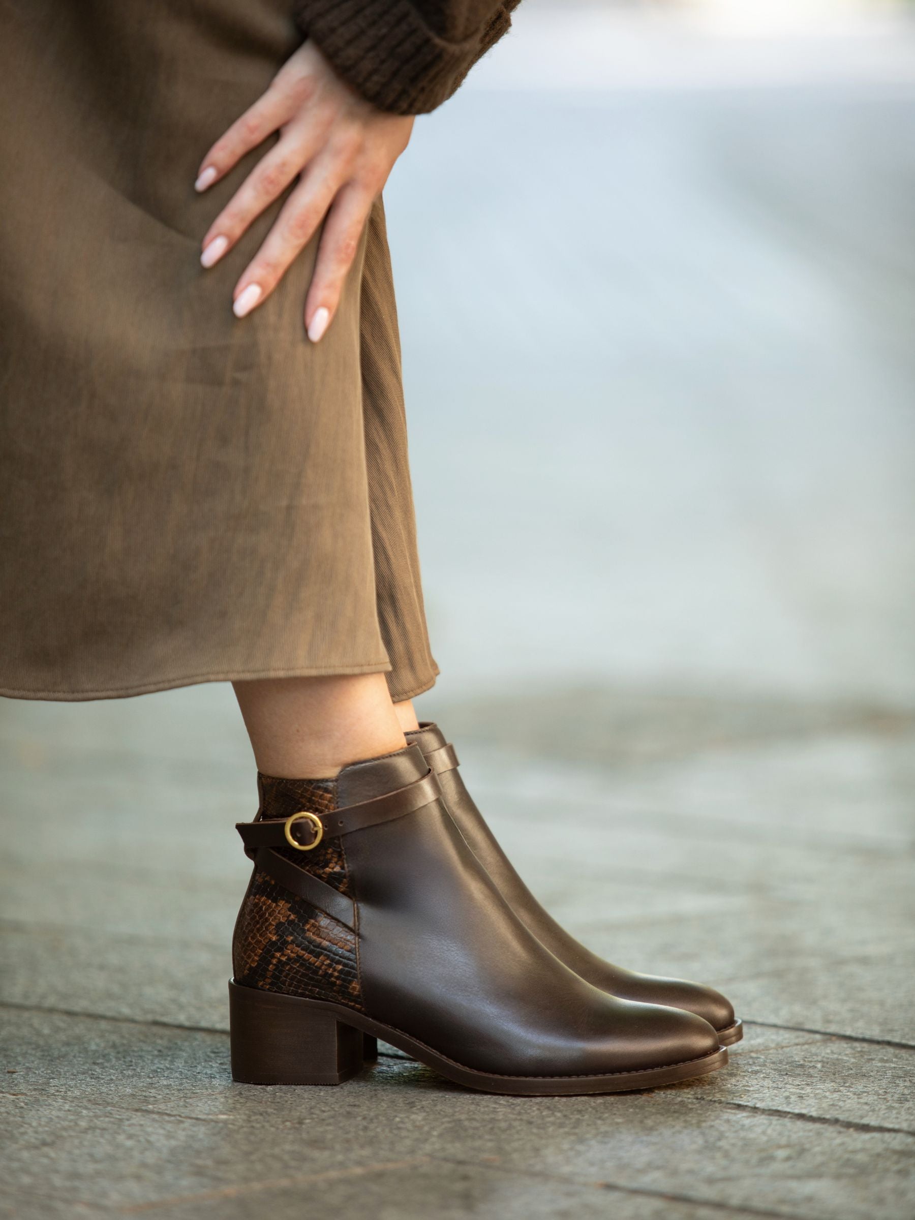 vue portée bottines cavalières cuir marron python jules & jenn