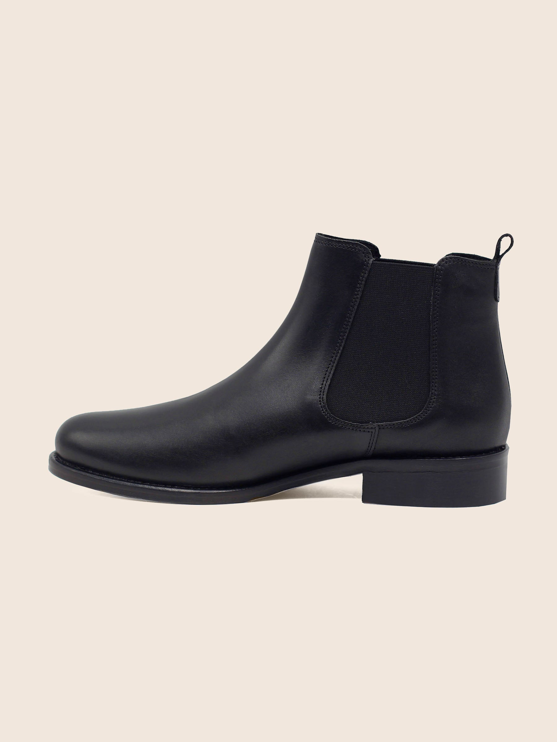 vue intérieure bottines chelsea plates cuir noir