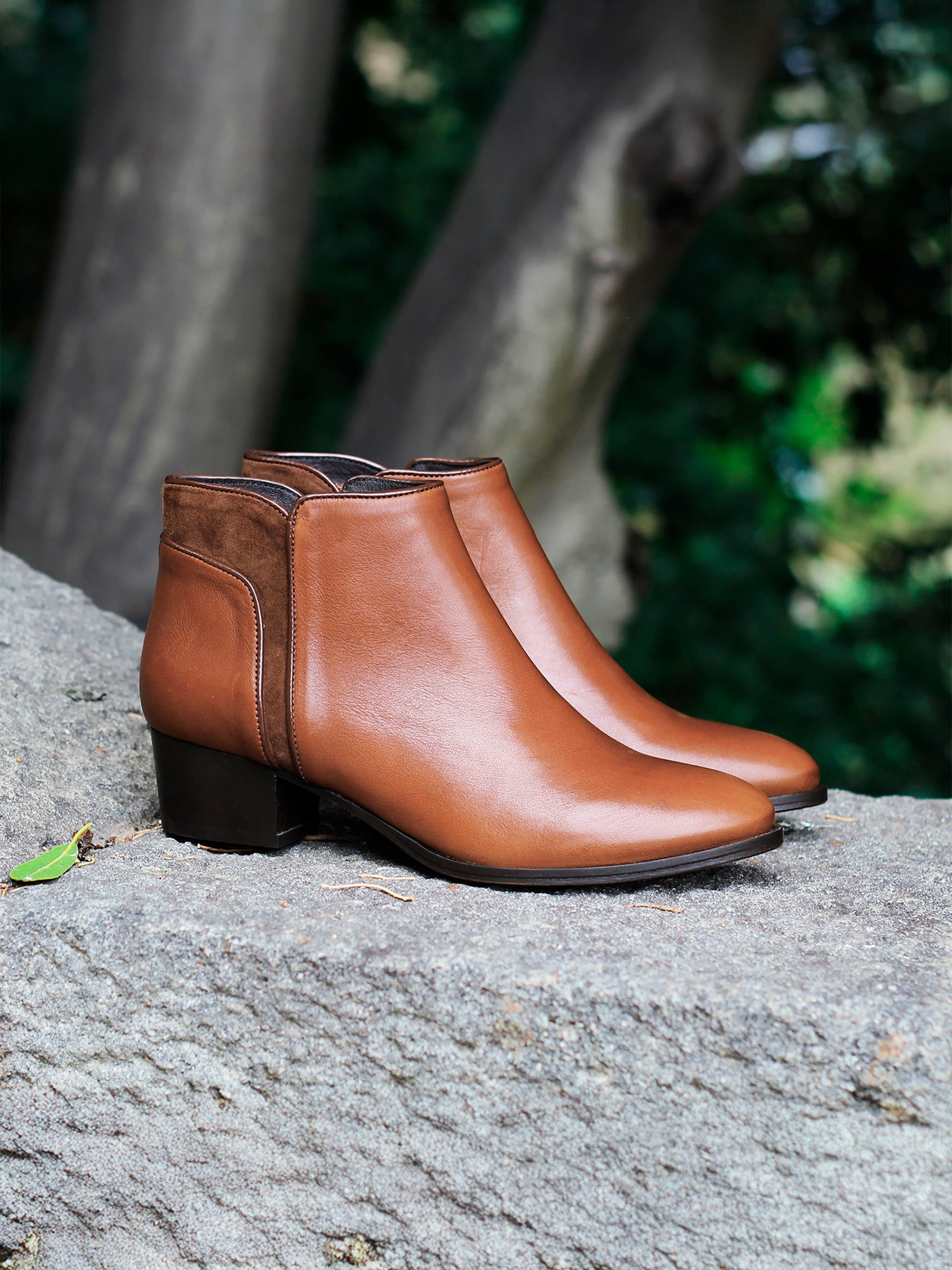vue posée bottines moyen talon cuir camel jules & jenn