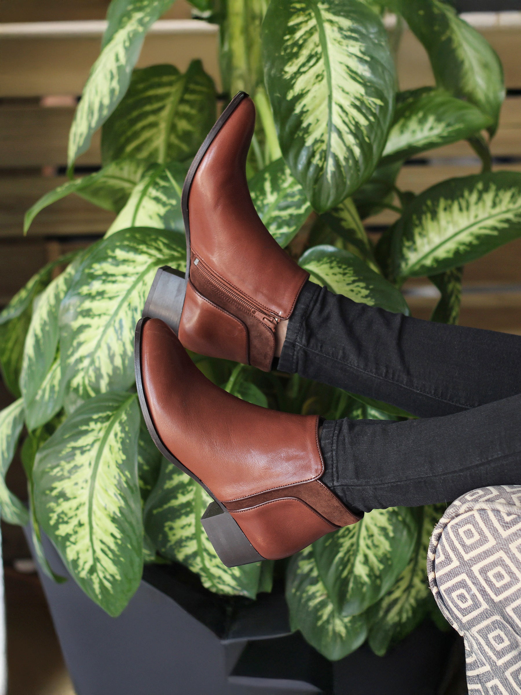 vue portée bottines moyen talon cuir camel jules jenn